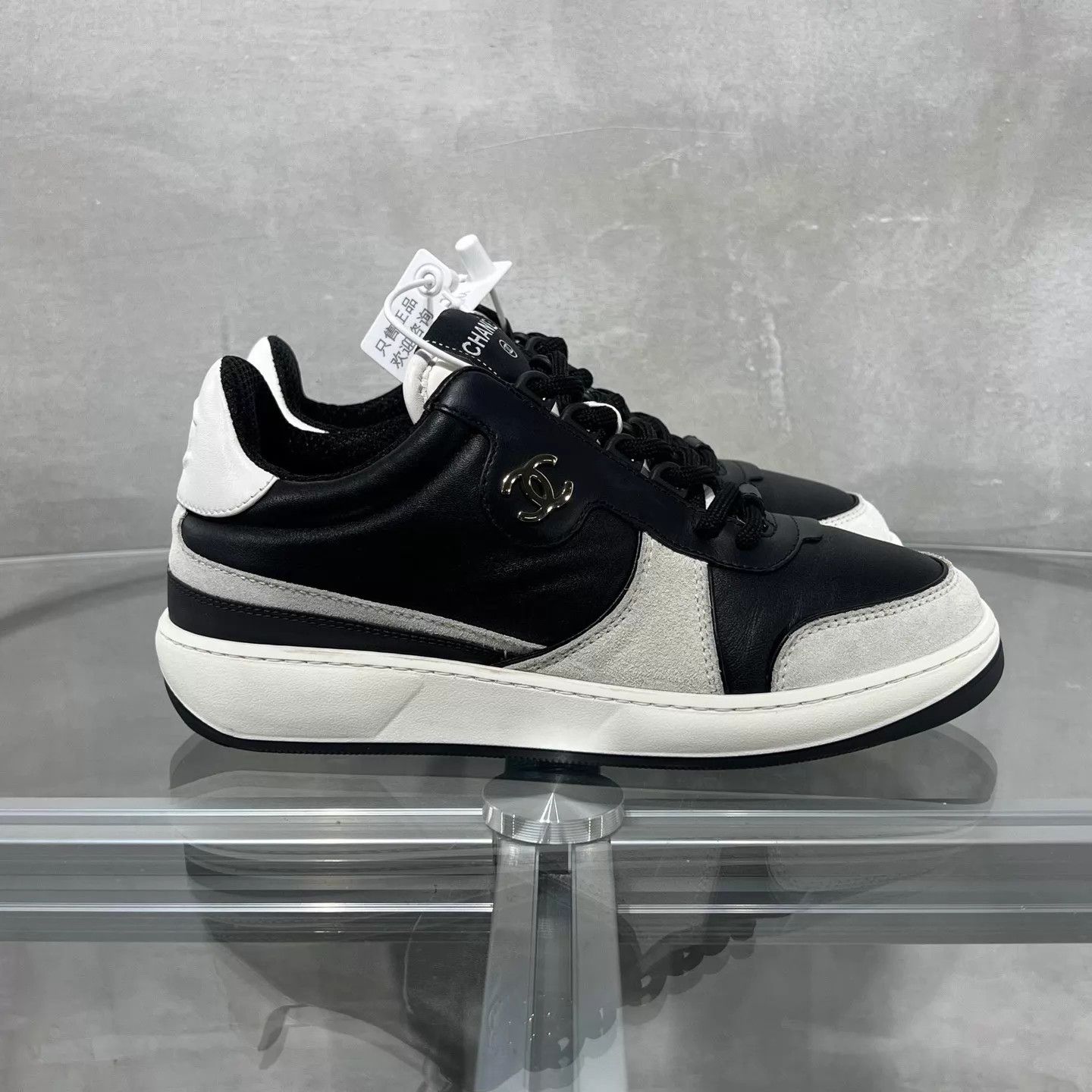 Chanel Chanel 23C Black & White CC Trainers Size 36 Size US 5.5 / IT 35.5 - 4 Thumbnail