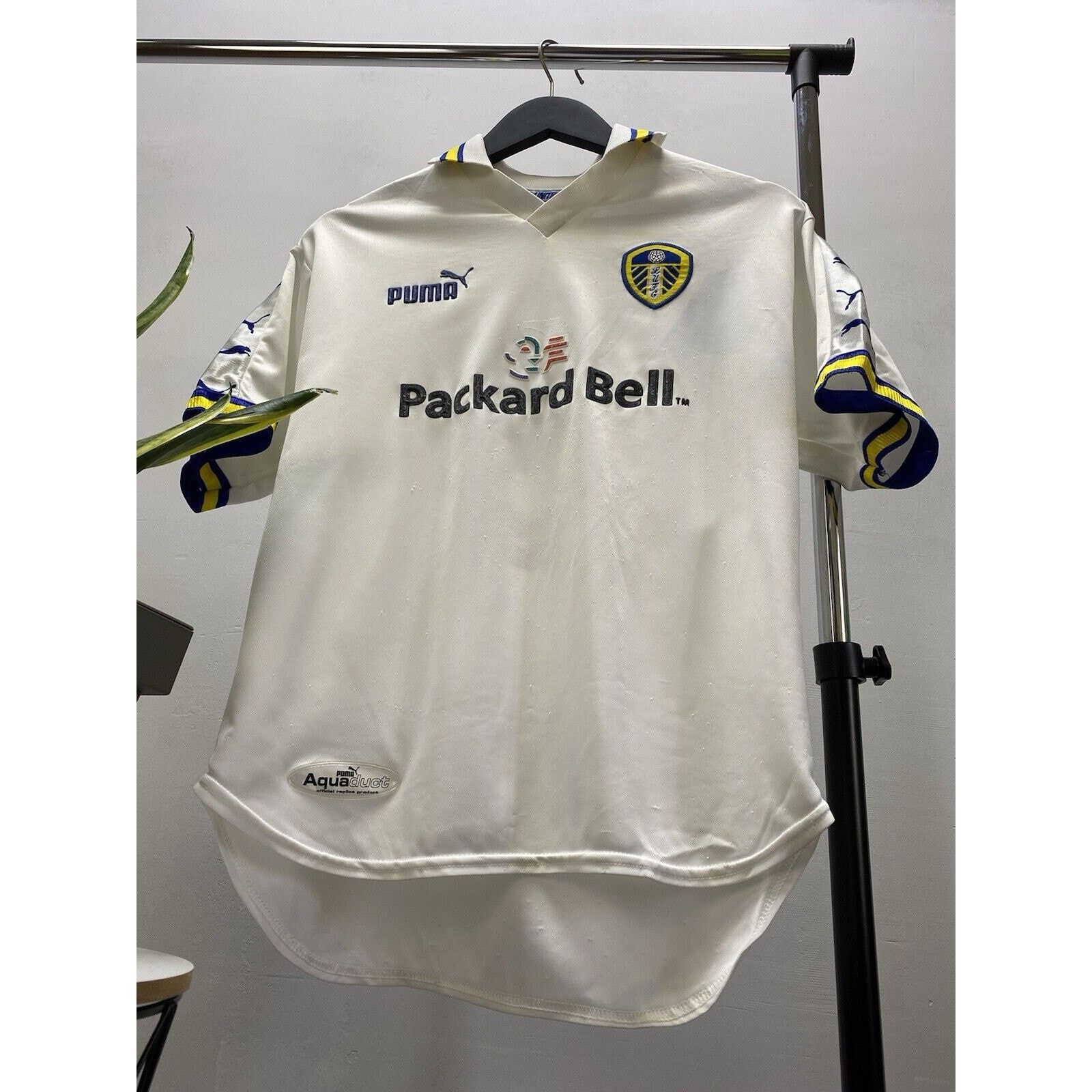 Puma × Vintage Leeds United 1998-2000 #Hasselbaink Kids Jersey Size 32/34 Size US XXS / EU 40 - 3 Thumbnail