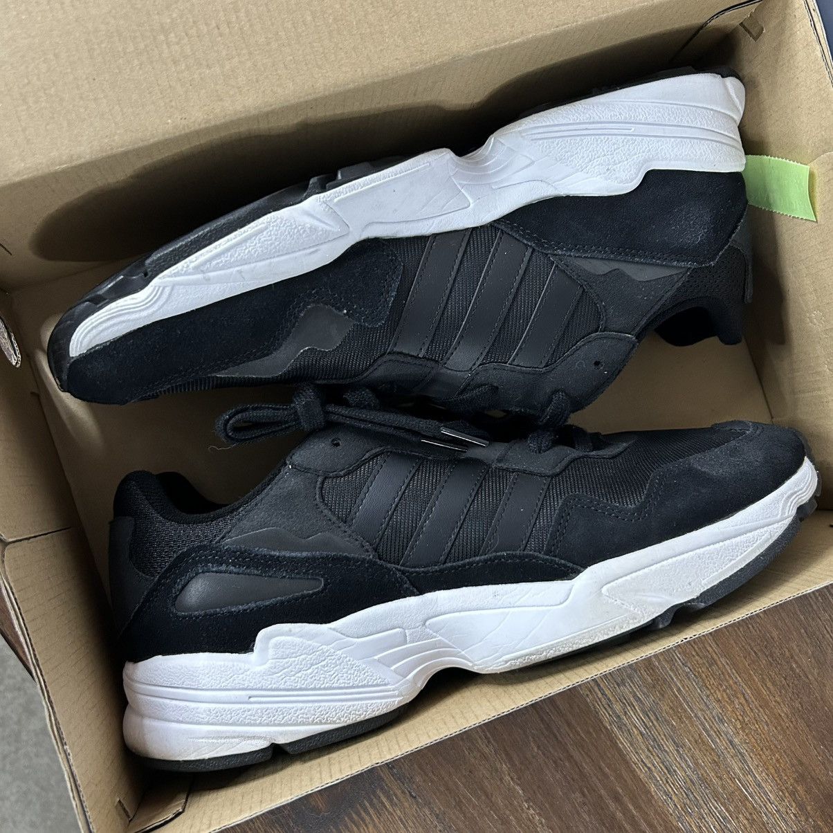 Adidas Adidas Men's Black and White Yung-96 Sneakers Size M11 Size US 11 / EU 44 - 8 Thumbnail