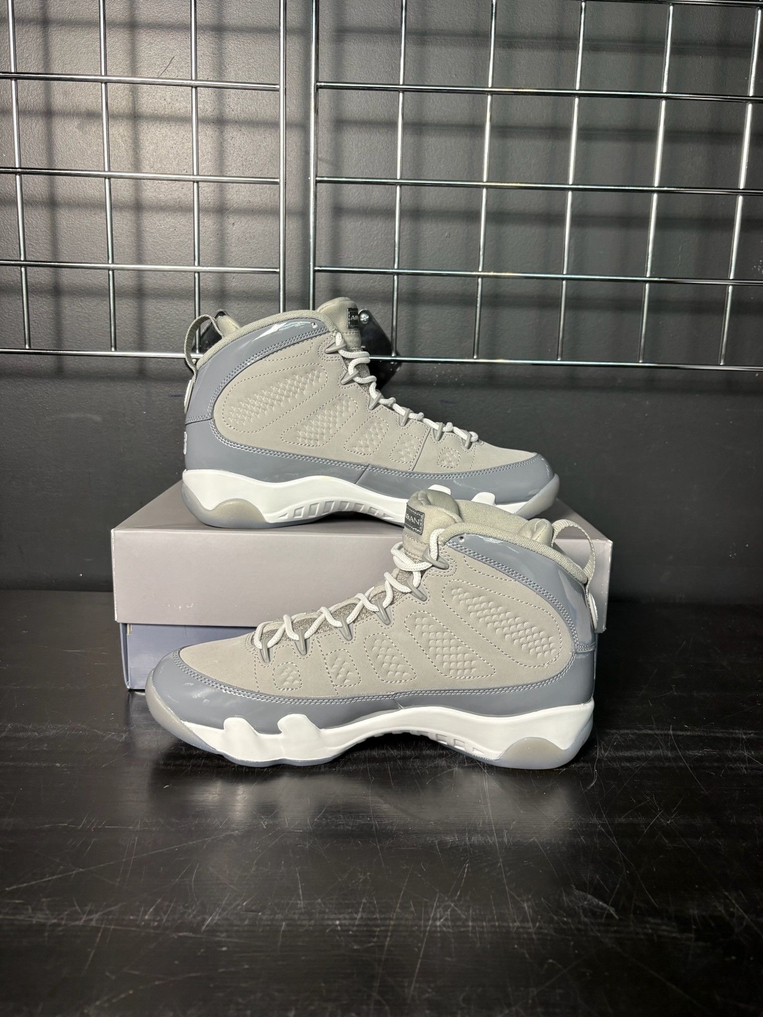 Jordan Brand Air Jordan 9 Retro "Cool Grey" (2025) - Size 8 Size US 8 / EU 41 - 2 Thumbnail