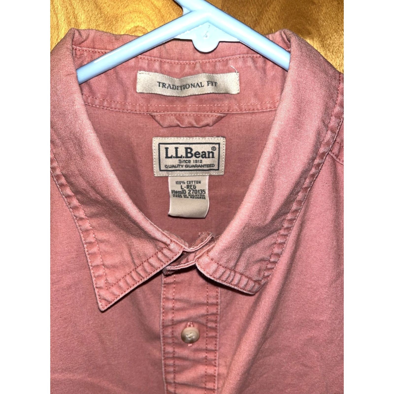 Vintage VINTAGE L.L. Bean Men's Short Sleeve Button-Up Shirt Size Large Red Cotton Classic Fit Casual Travel Workwear Size US 33 - 2 Thumbnail