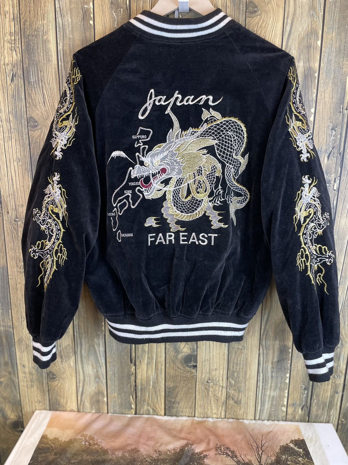 Vintage VARSITY SUKAJAN SUEDE BLACK DRAGON Size US M / EU 48-50 / 2 - 1 Thumbnail