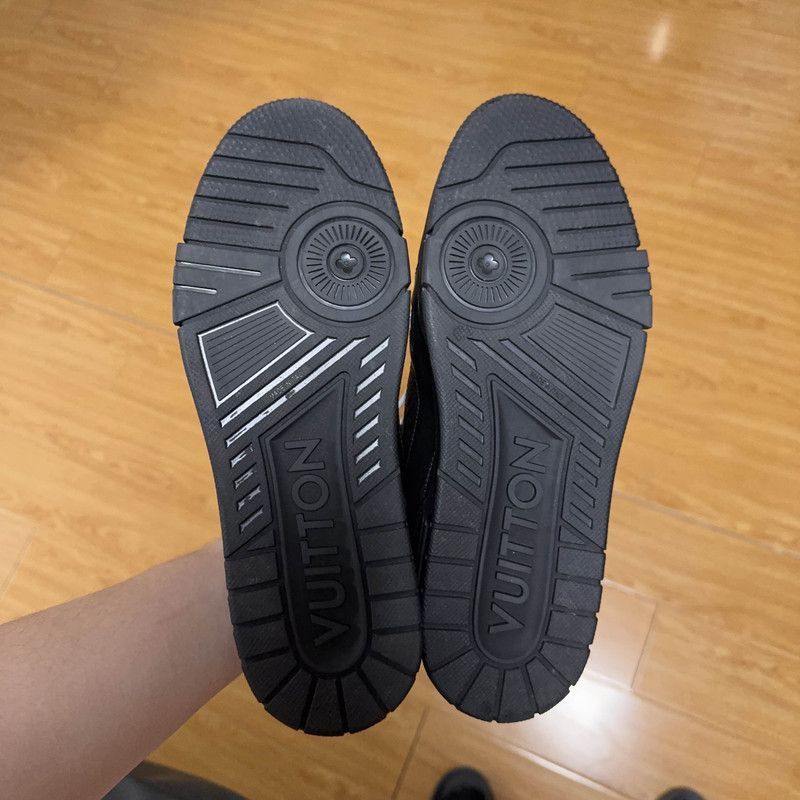 Louis Vuitton Louis Vuitton Black Trainer Leather Sneakers for Men -2508 Size US 8 / EU 41 - 4 Thumbnail