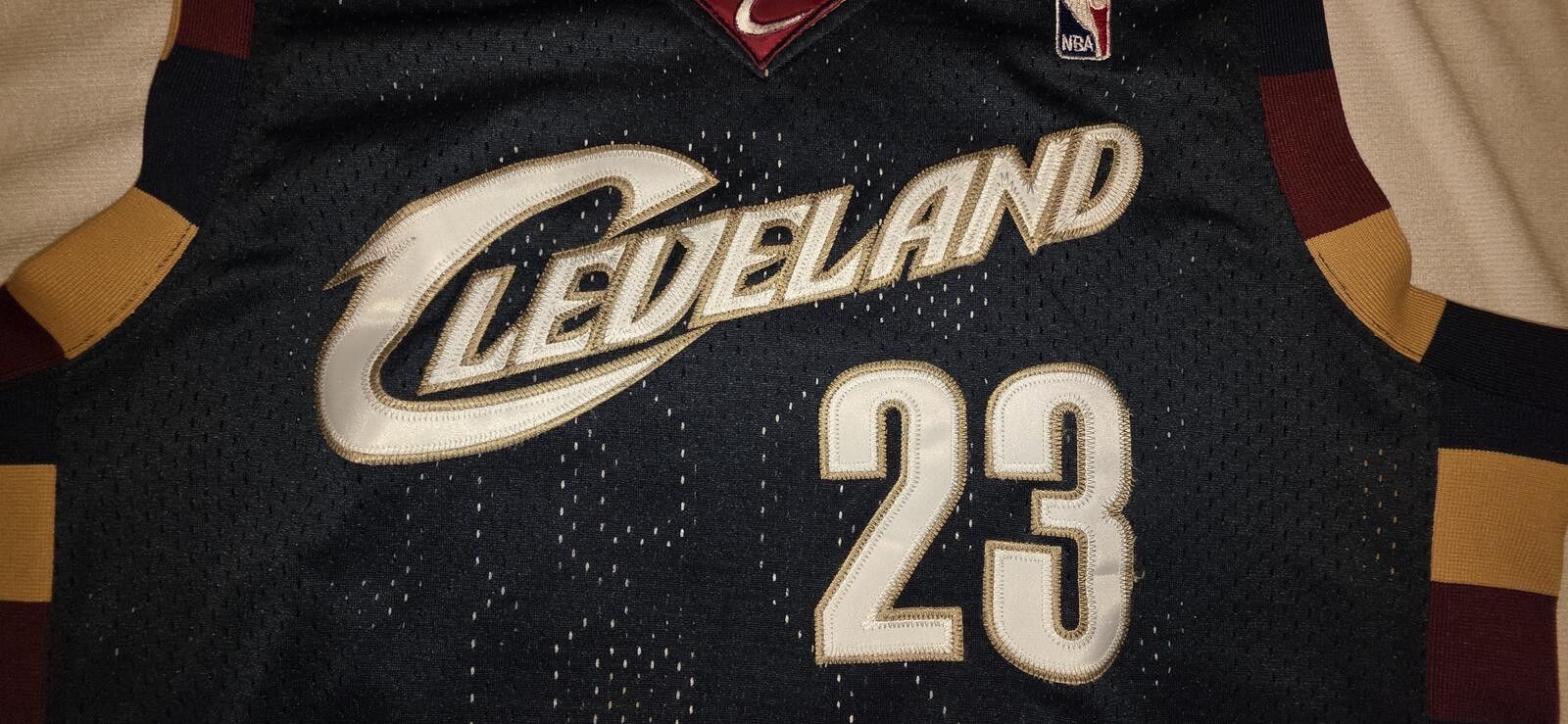 Adidas Cleveland Cavaliers LeBron James #23 NBA Basketball Jersey Size ONE SIZE - 3 Thumbnail