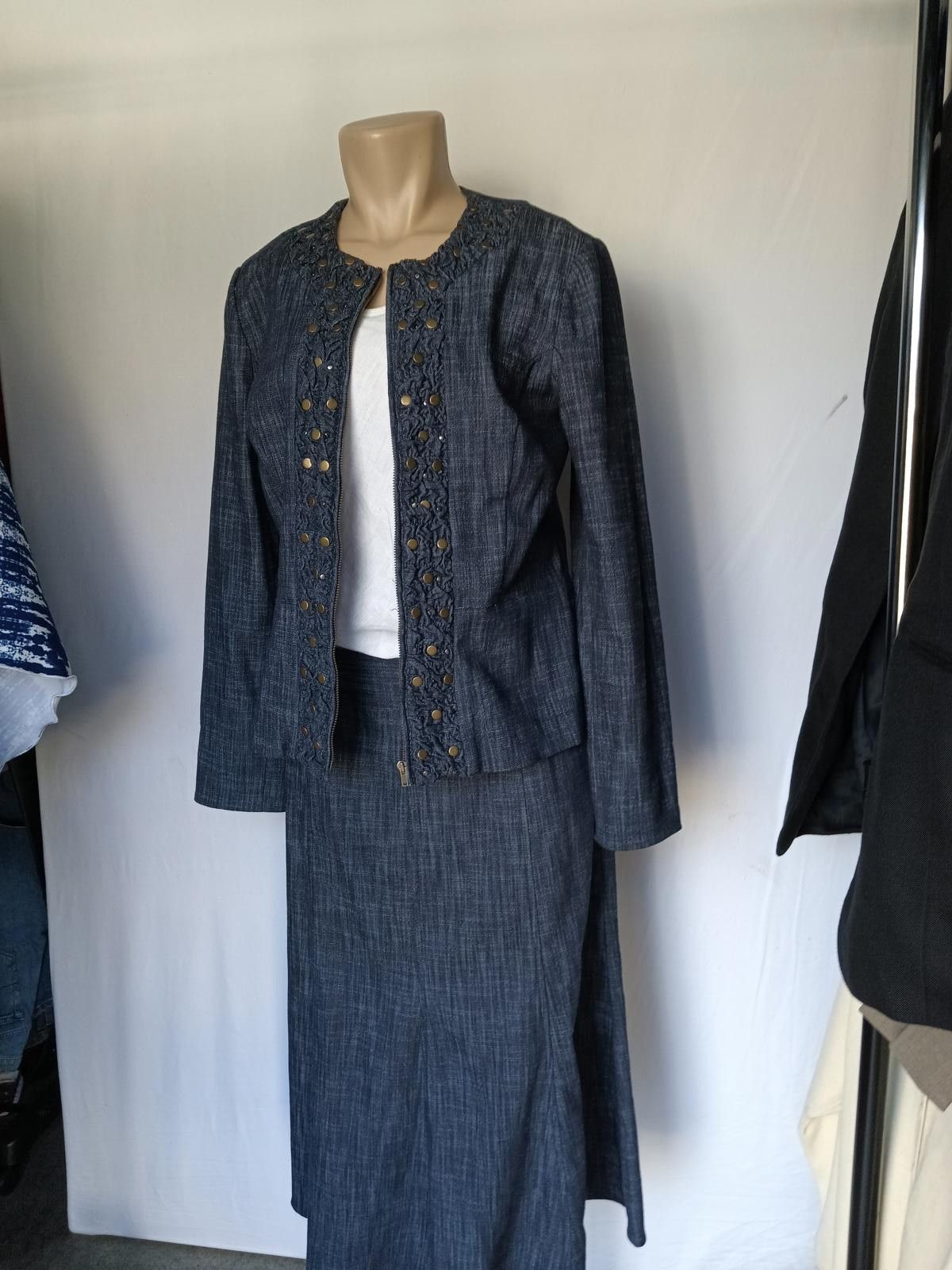 Designer Stylish Denim Skirt Set with Decorative Buttons Size ONE SIZE - 4 Thumbnail