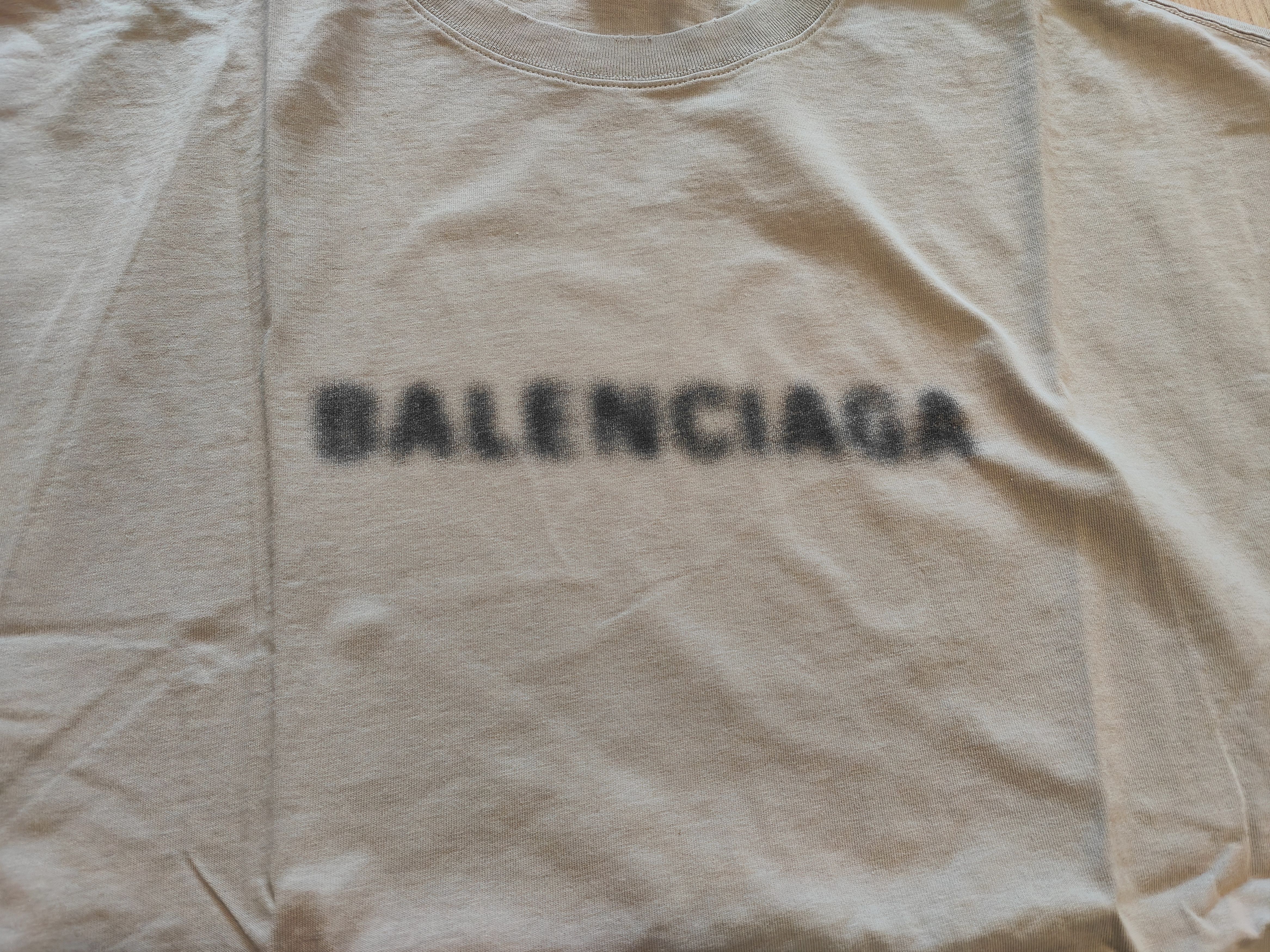 Balenciaga Balenciaga Blurred Distressed T-shirt Size US L / EU 52-54 / 3 - 2 Thumbnail