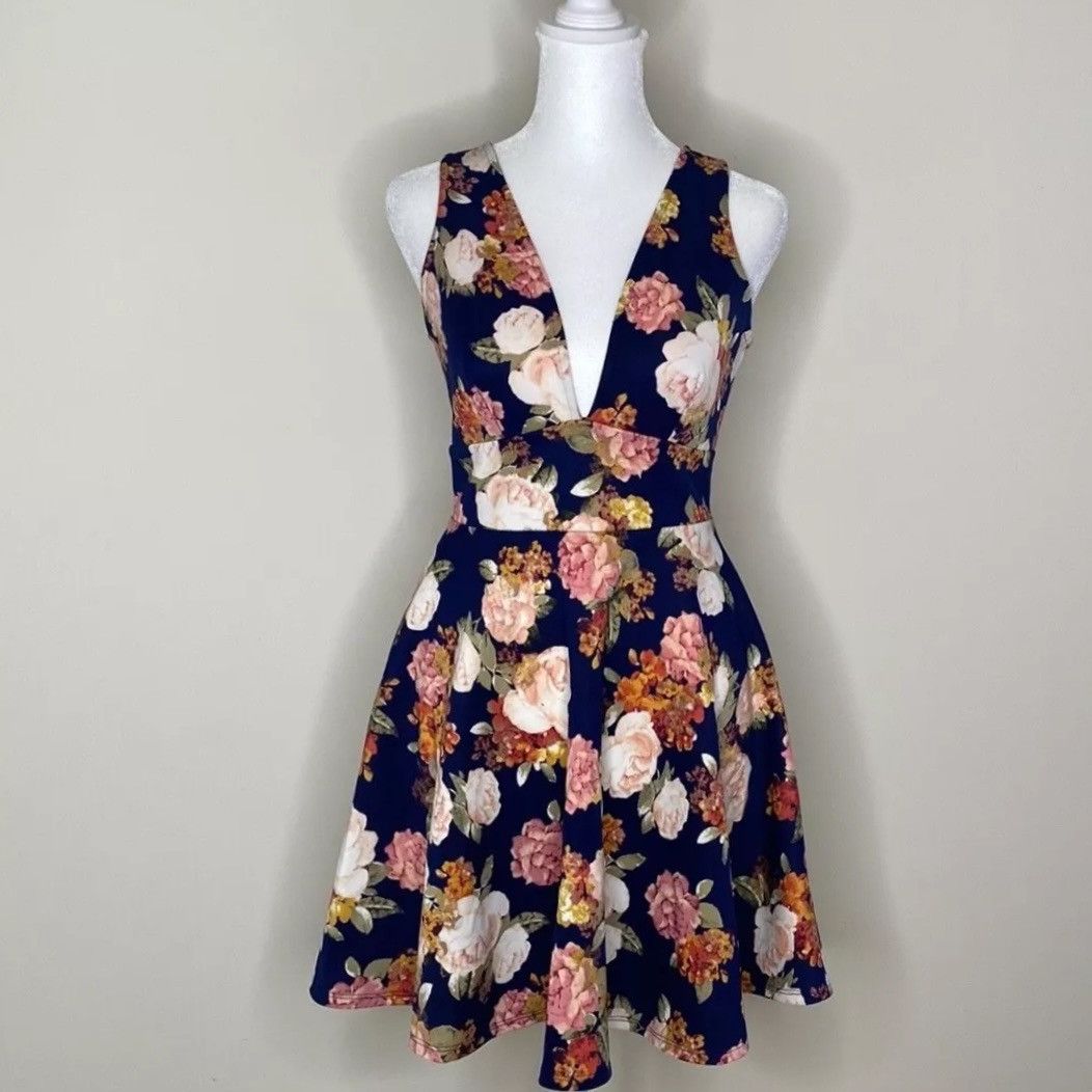 Forever 21 Forever 21 Classic Navy Floral Print Sleeveless Dress Size L / US 10 / IT 46 - 2 Thumbnail
