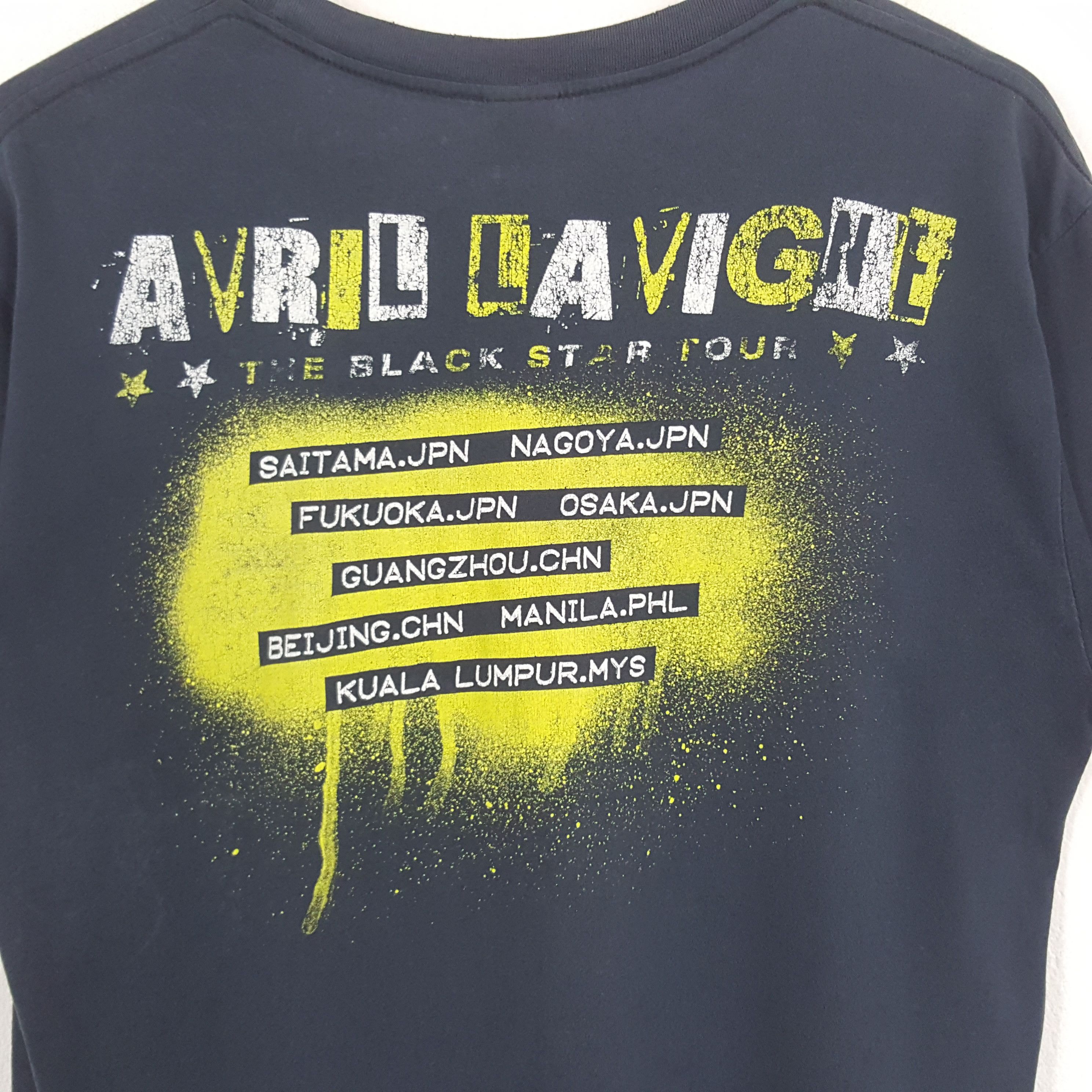 Band Tees × Vintage Vintage Avril Lavigne Pop-Punk Singer Songwriter Tshirt Size US M / EU 48-50 / 2 - 4 Thumbnail