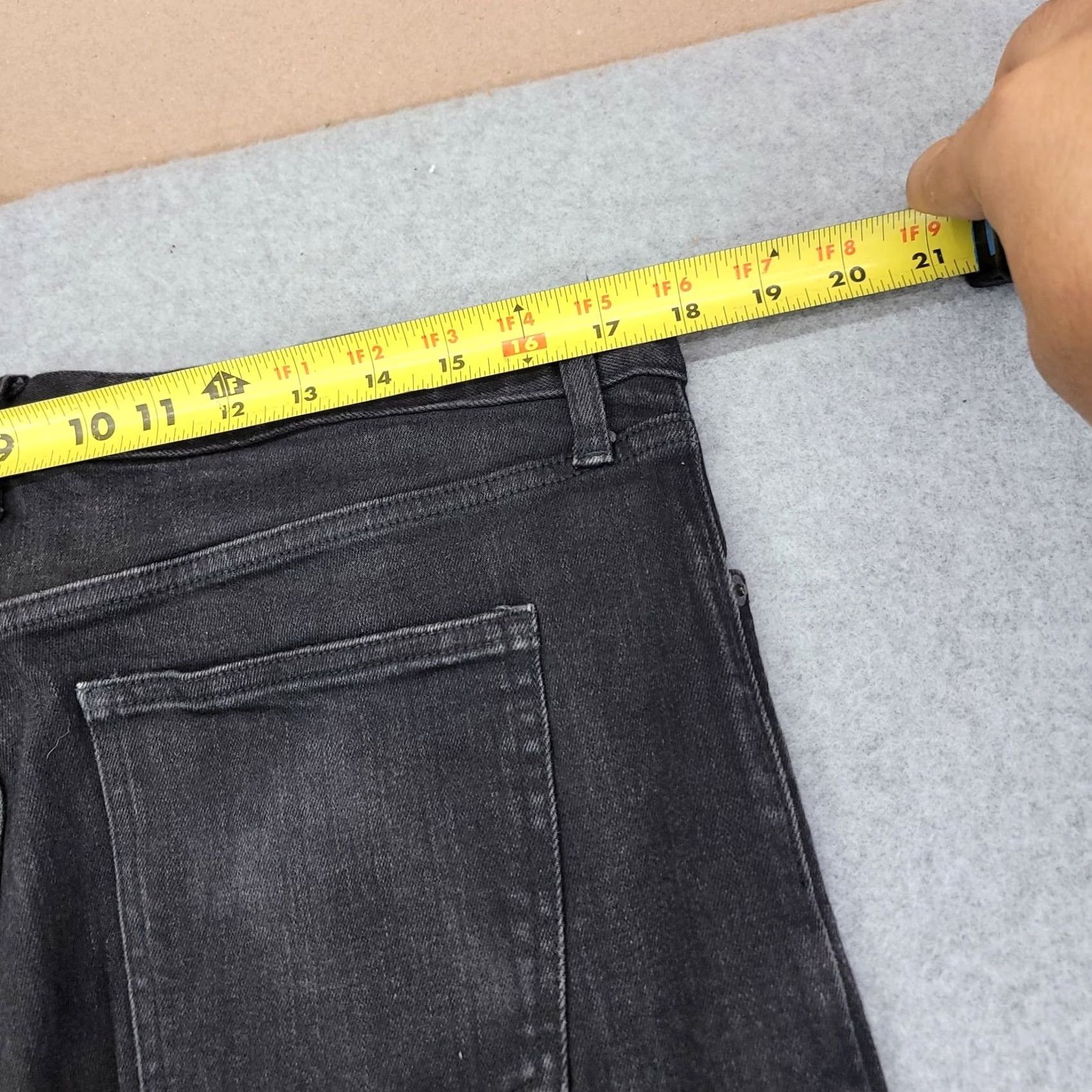 Uniqlo Uniqlo Jeans Mens 35x30 Black Dark Wash Slim Straight Stretch Denim Size US 35 - 7 Thumbnail
