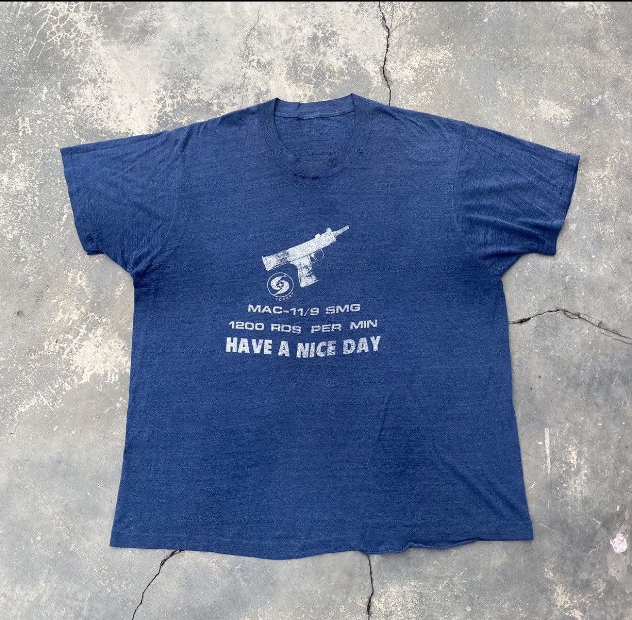 Vintage Distressed Paperthin MAC-11/9 SMG tee Size US XL / EU 56 / 4 - 1 Thumbnail