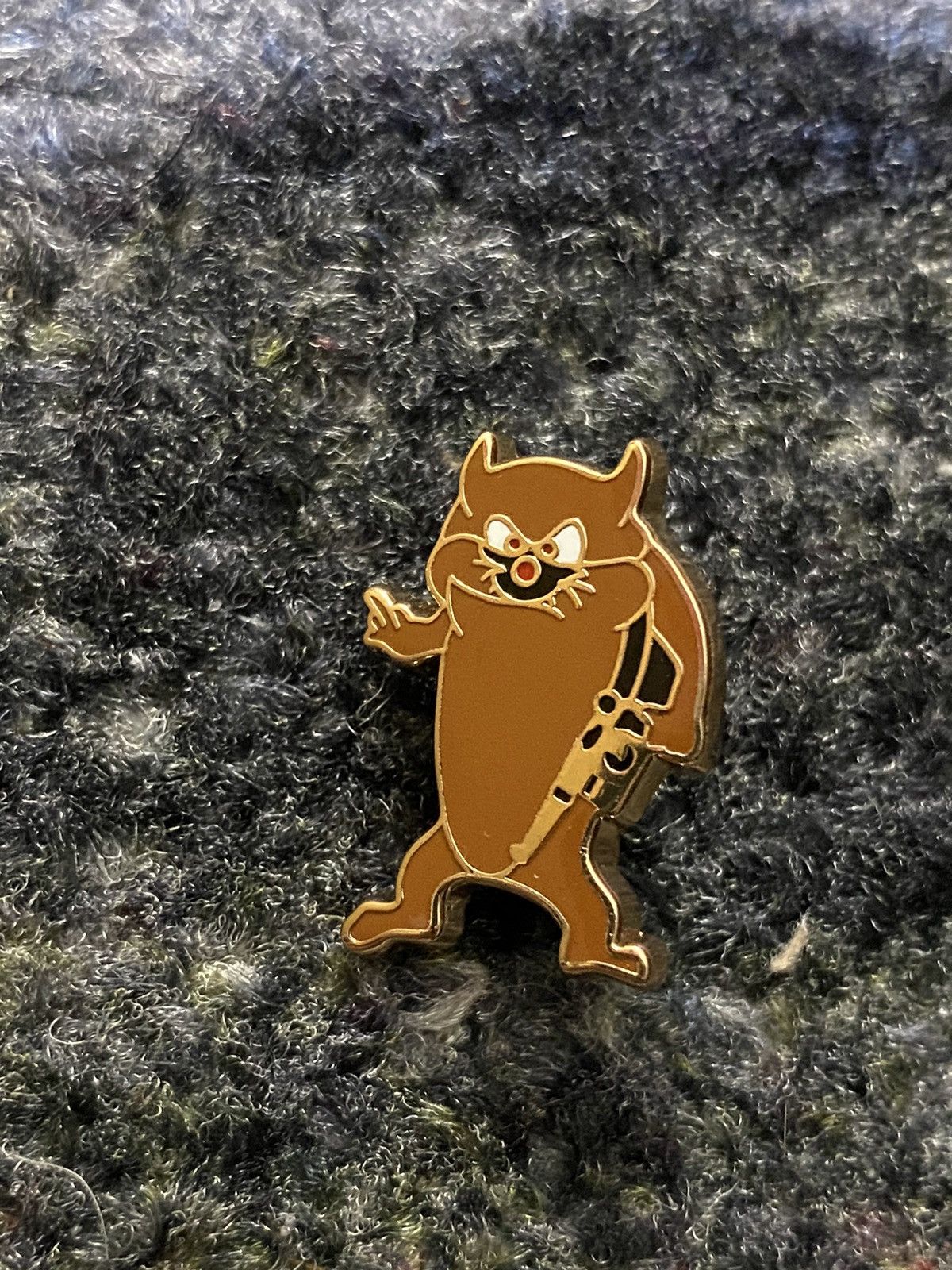Supreme Supreme Taz Pin Size ONE SIZE - 1 Thumbnail
