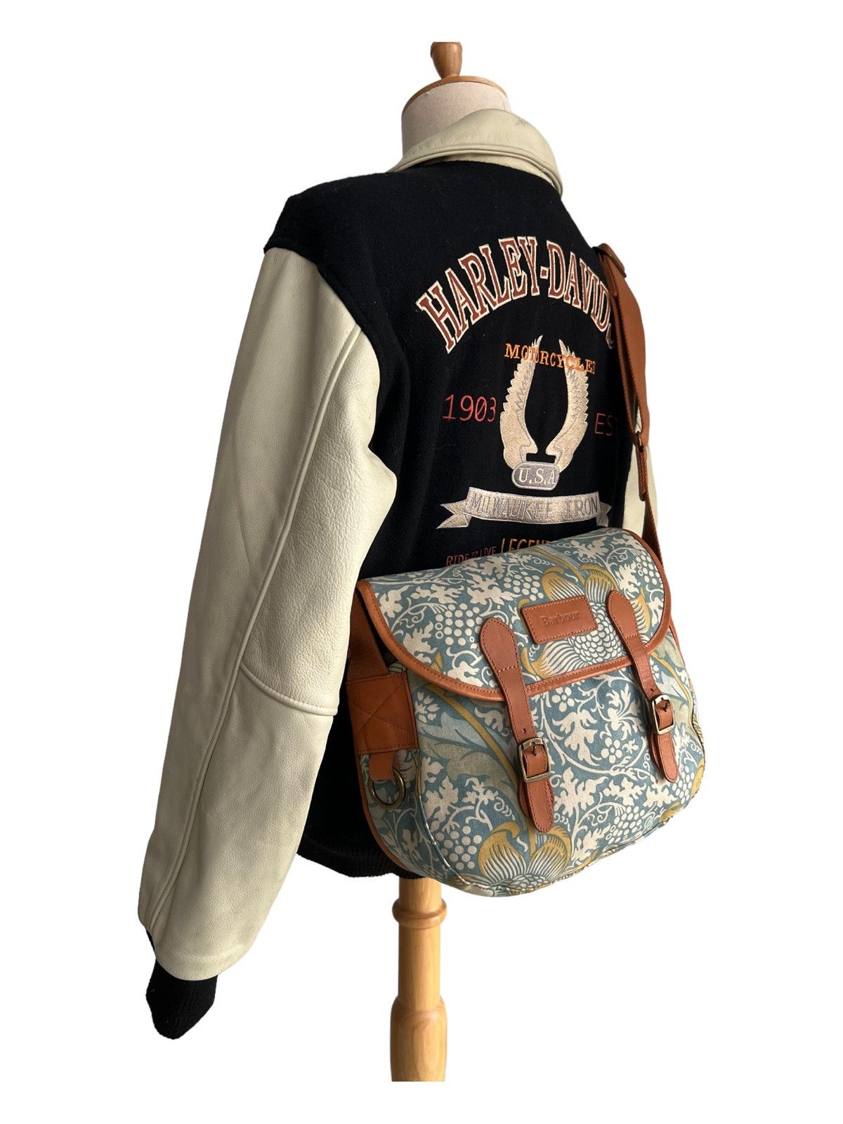 Barbour Barbour x William Morris 🌷Jacquard Leather Messenger Bag Size ONE SIZE - 3 Thumbnail