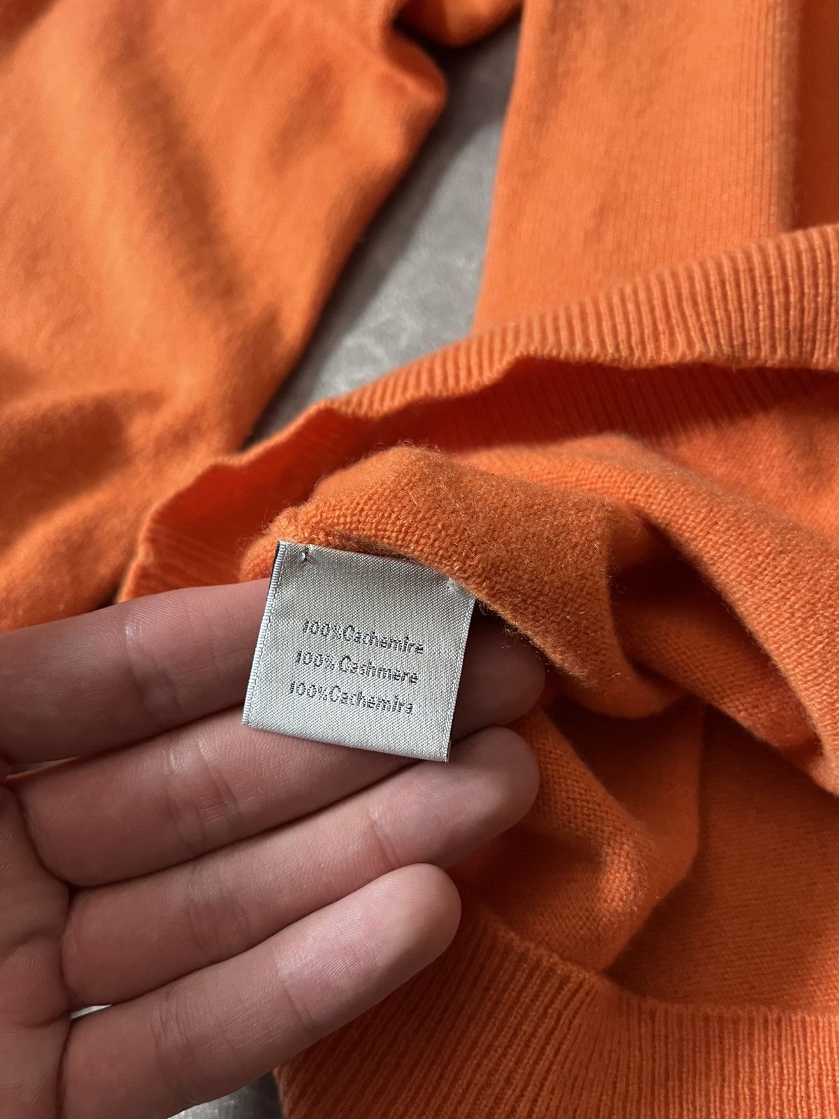 Hermes Hermes orange cashmere sweater V-neck Size US M / EU 48-50 / 2 - 12 Thumbnail