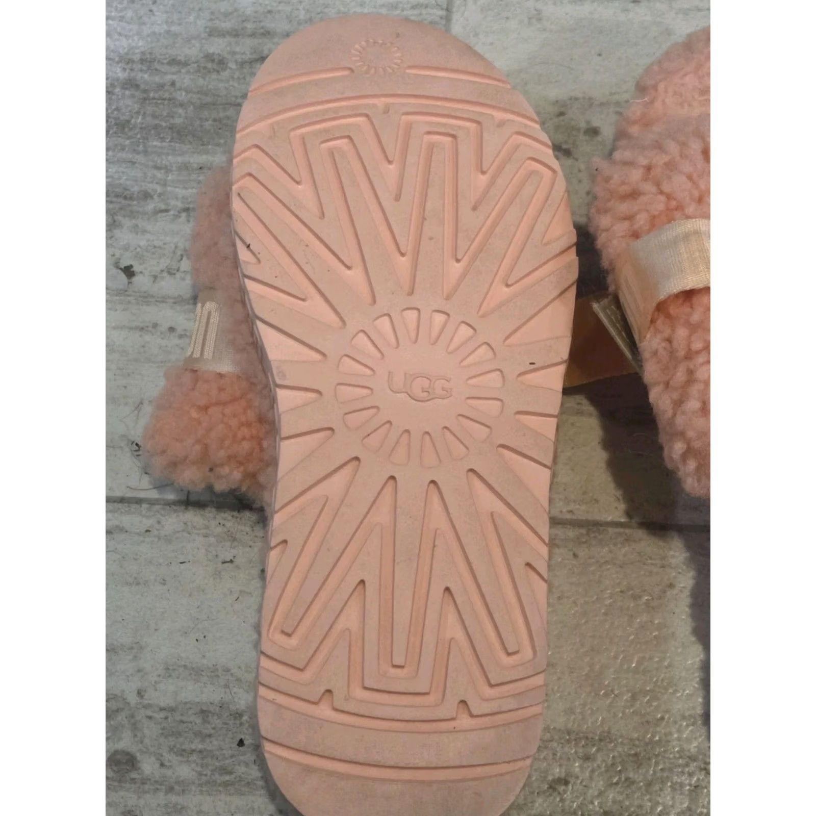 Ugg UGG Fluffita Pink Shearling Platform Slides Sandals Women's Size 8 Size US 8 / IT 38 - 4 Thumbnail