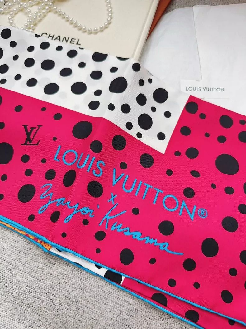 Louis Vuitton Louis Vuitton Pink Polka Dot Silk Scarf-2506 Size ONE SIZE - 5 Thumbnail