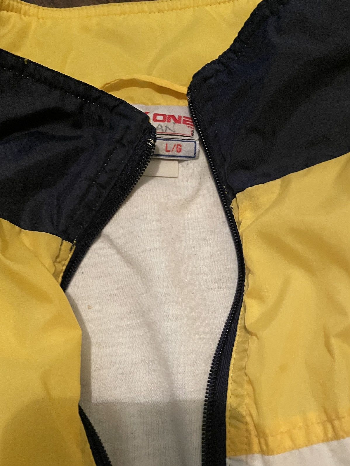 Apex One Michigan X Apex windbreaker Size US L / EU 52-54 / 3 - 2 Thumbnail