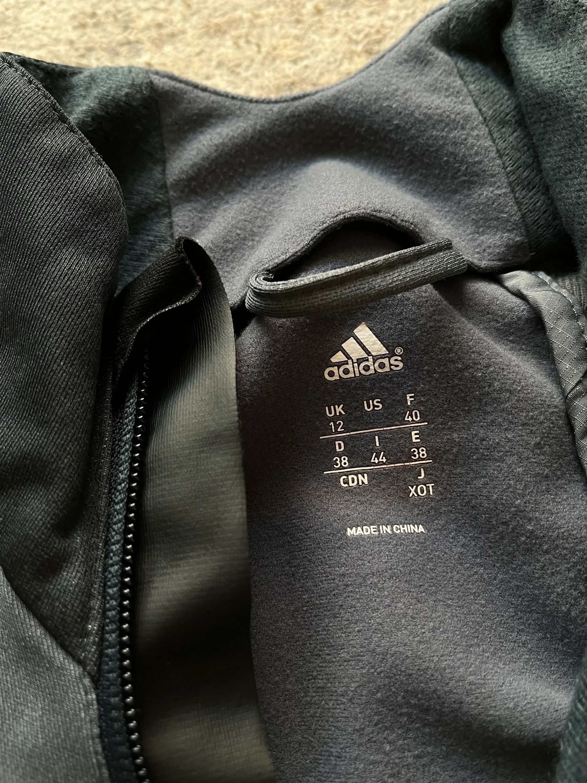 Adidas Adidas Sz 44 / 12 / L Track Jacket Rare 2013 Windbreaker Size L / US 10 / IT 46 - 11 Thumbnail