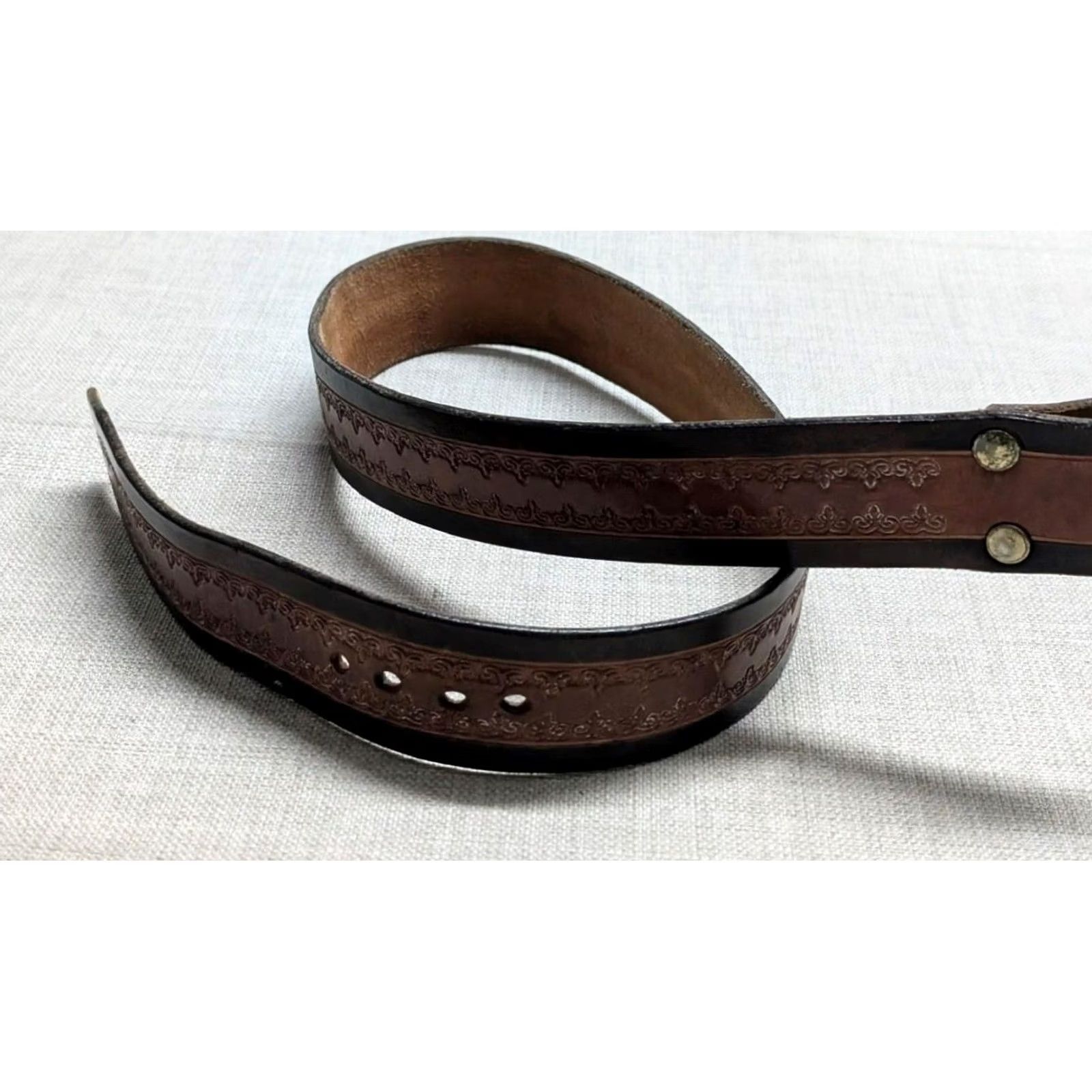 Vintage VINTAGE handcrafted Tooled Western Belt 32 brown leather belt Men XS? Size 32 - 7 Thumbnail