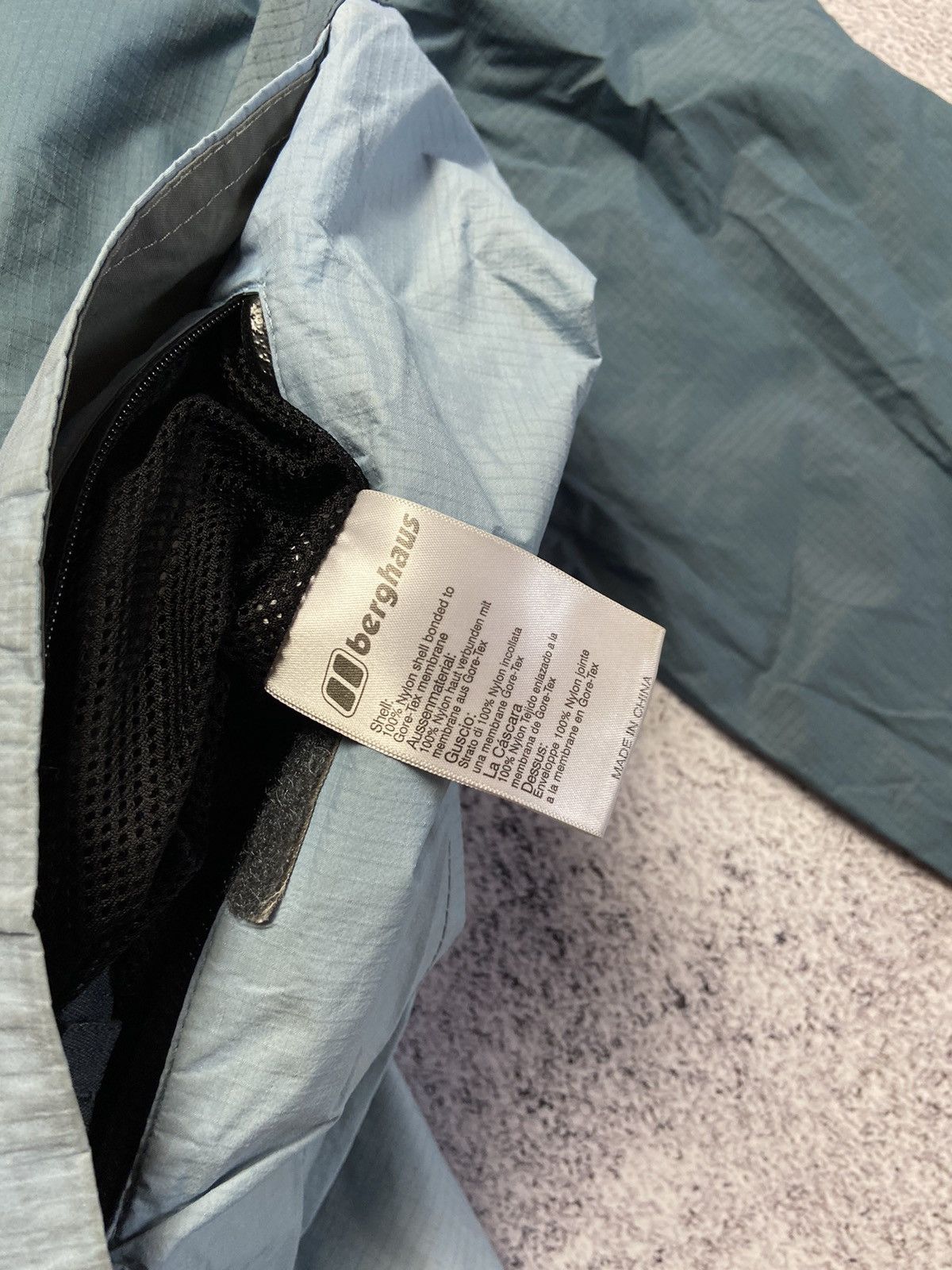 Berghaus Rare Berghaus Gore Tex Jacket Outdoor Rain Coat Gorpcore Size US S / EU 44-46 / 1 - 17 Thumbnail