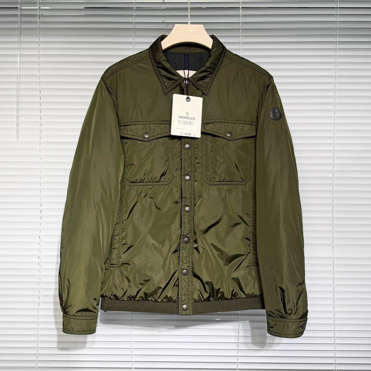 Moncler Moncler 3 Green Lightweight Down Jacket Logo Snap Collar Size US L / EU 52-54 / 3 - 1 Thumbnail