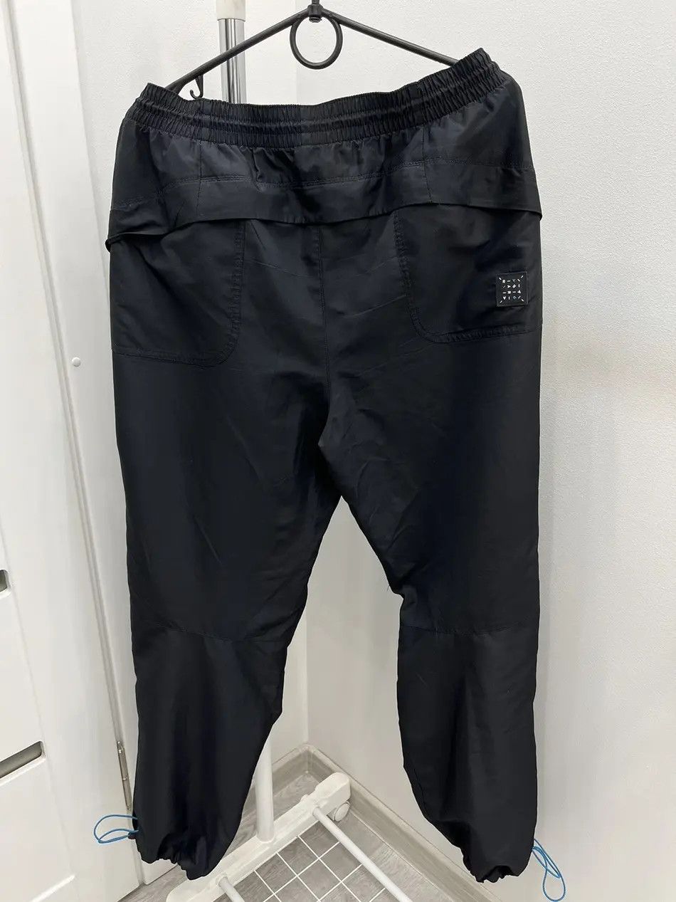 Nike Vintage Nike Parachute Y2K Nylon Baggy Pants Size US 34 / EU 50 - 2 Thumbnail