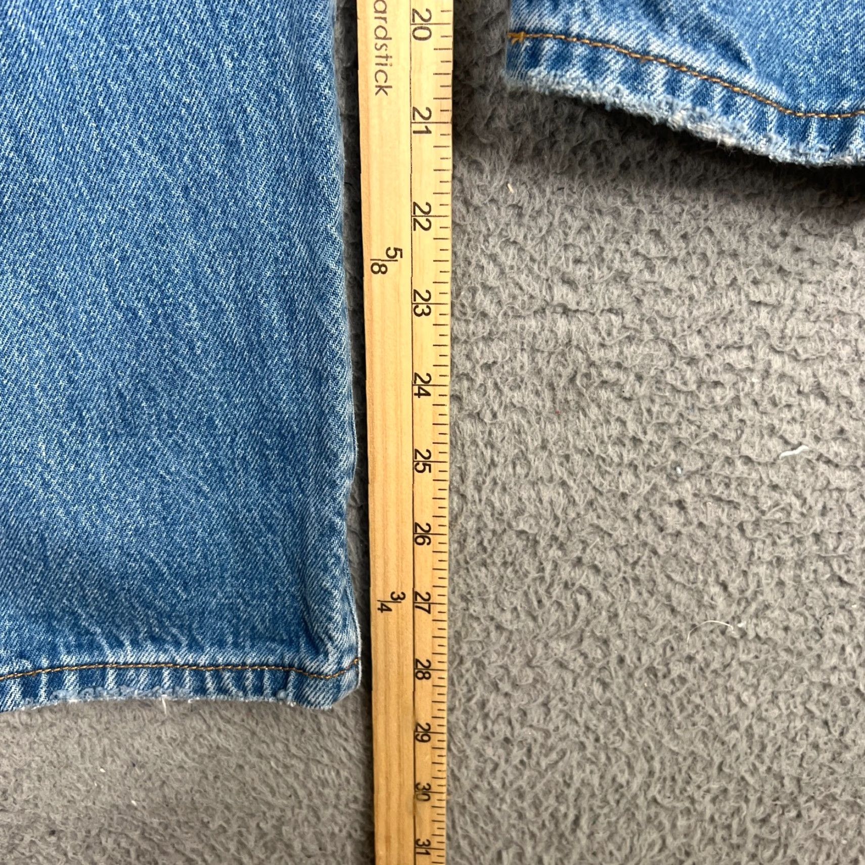 Levi's VINTAGE Levis 501 Jeans Womens 26x28 Blue Denim Button Fly Logo Patch Regular Fit Straight 5-Pocket Classic City USA Size 26" / US 2 / IT 38 - 3 Thumbnail