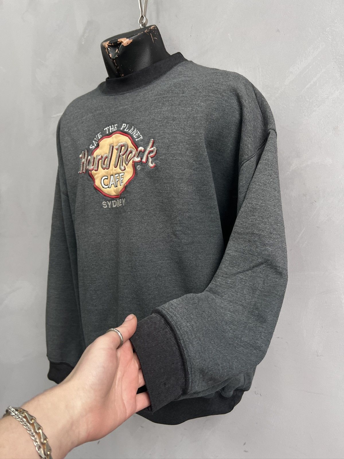 Hard Rock Cafe Hard Rock Cafe Sweatshirt Grey Vintage Size US L / EU 52-54 / 3 - 4 Thumbnail