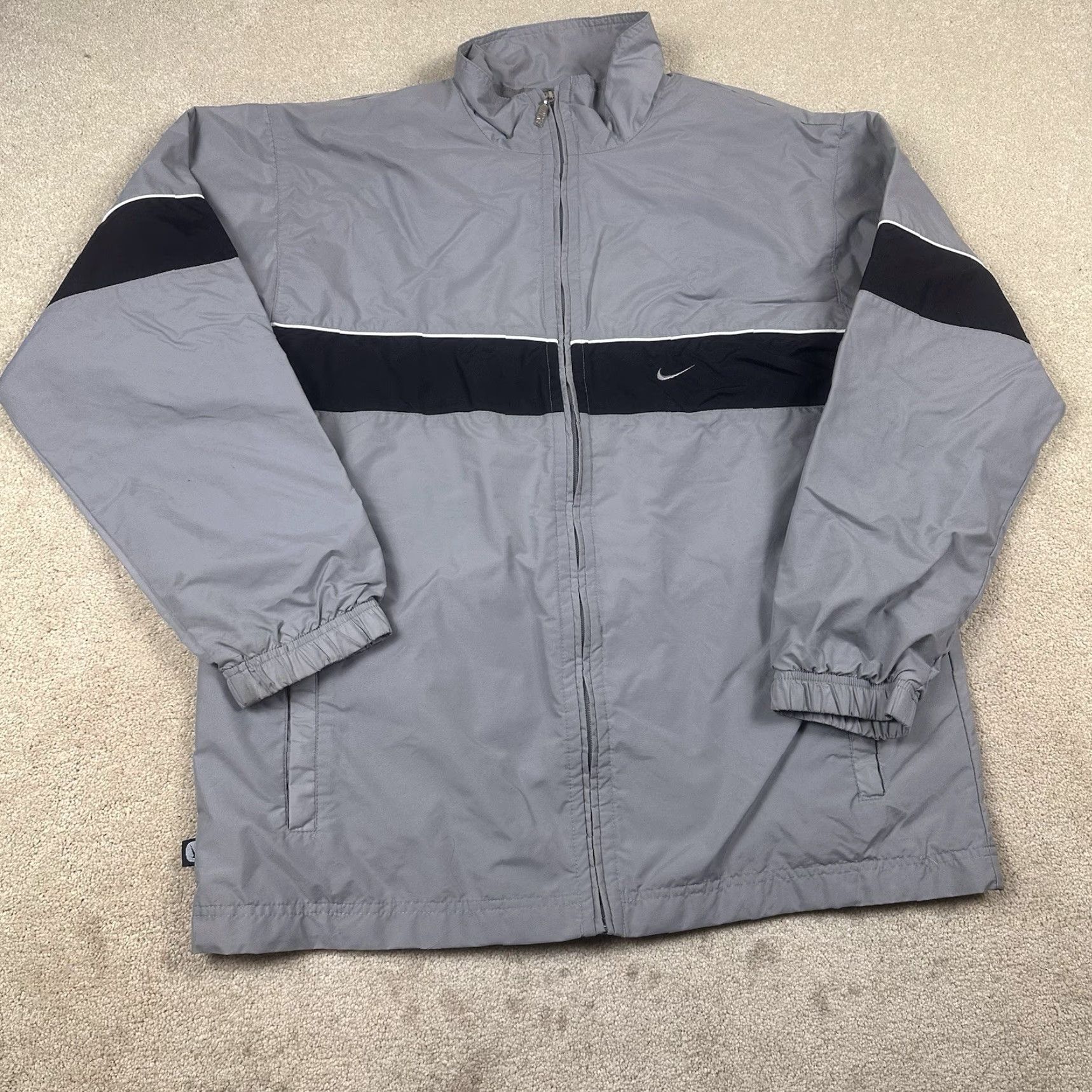 Nike VINTAGE Nike Windbreaker Jacket Mens Large Gray Mini Swoosh Y2K Size US L / EU 52-54 / 3 - 2 Thumbnail