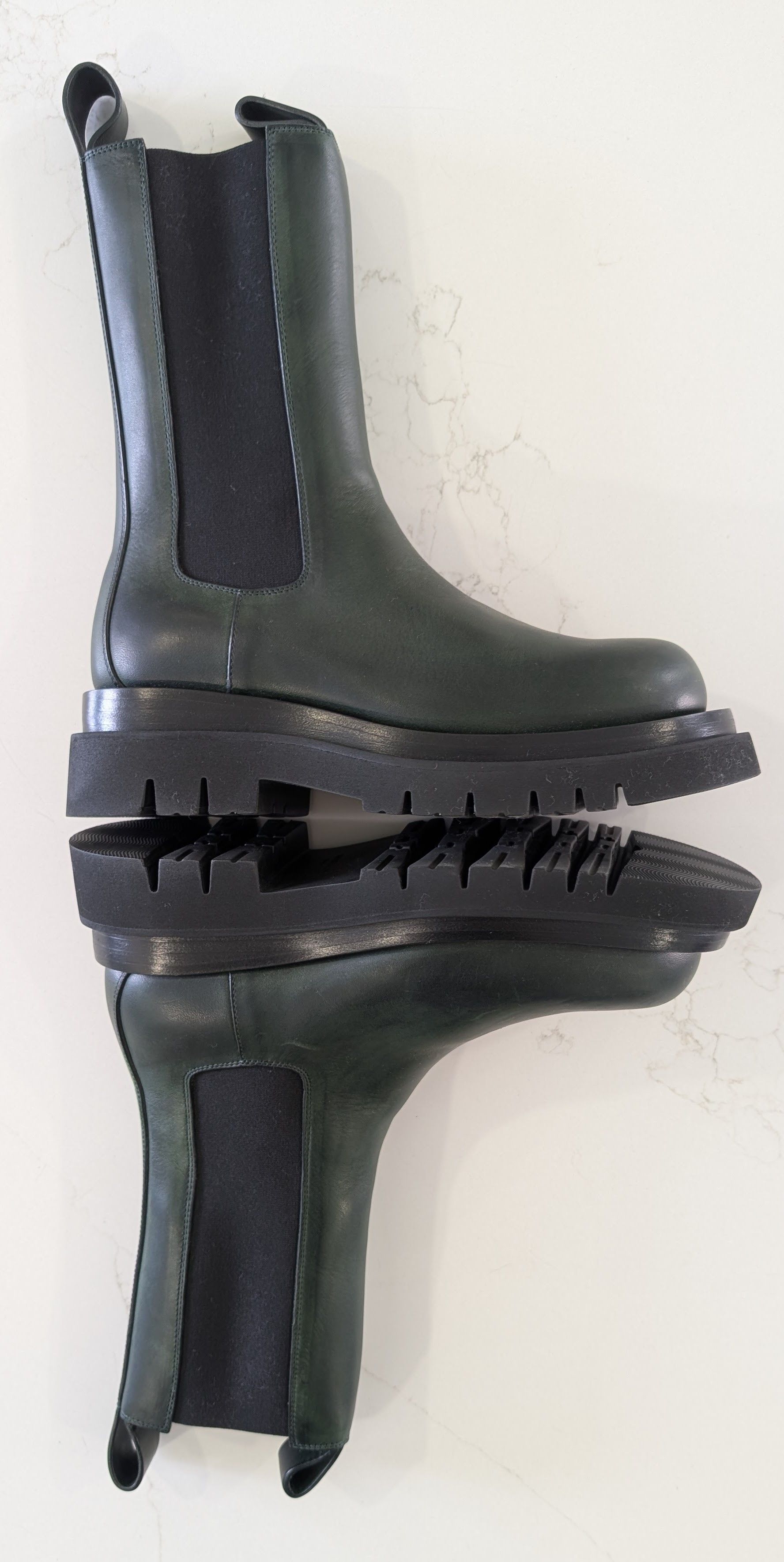 Bottega Veneta Bottega Veneta Lug Black Leather Chelsea Boots IT 37.5 Size US 7.5 / IT 37.5 - 7 Thumbnail