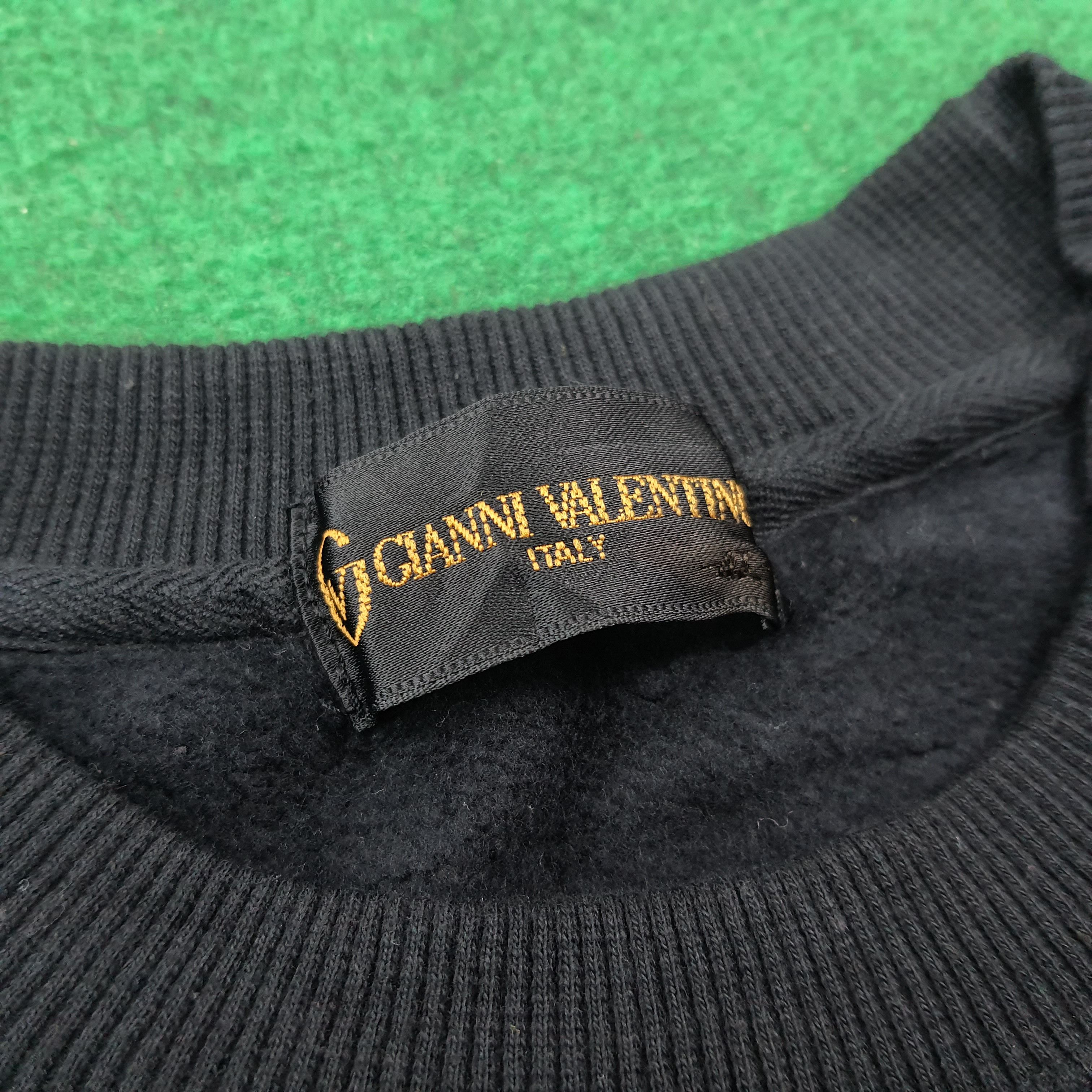 Designer × Gianni Valentino × Vintage Vintage Gianni Valentino Paris Spell Out Sweatshirt Size US XL / EU 56 / 4 - 4 Thumbnail