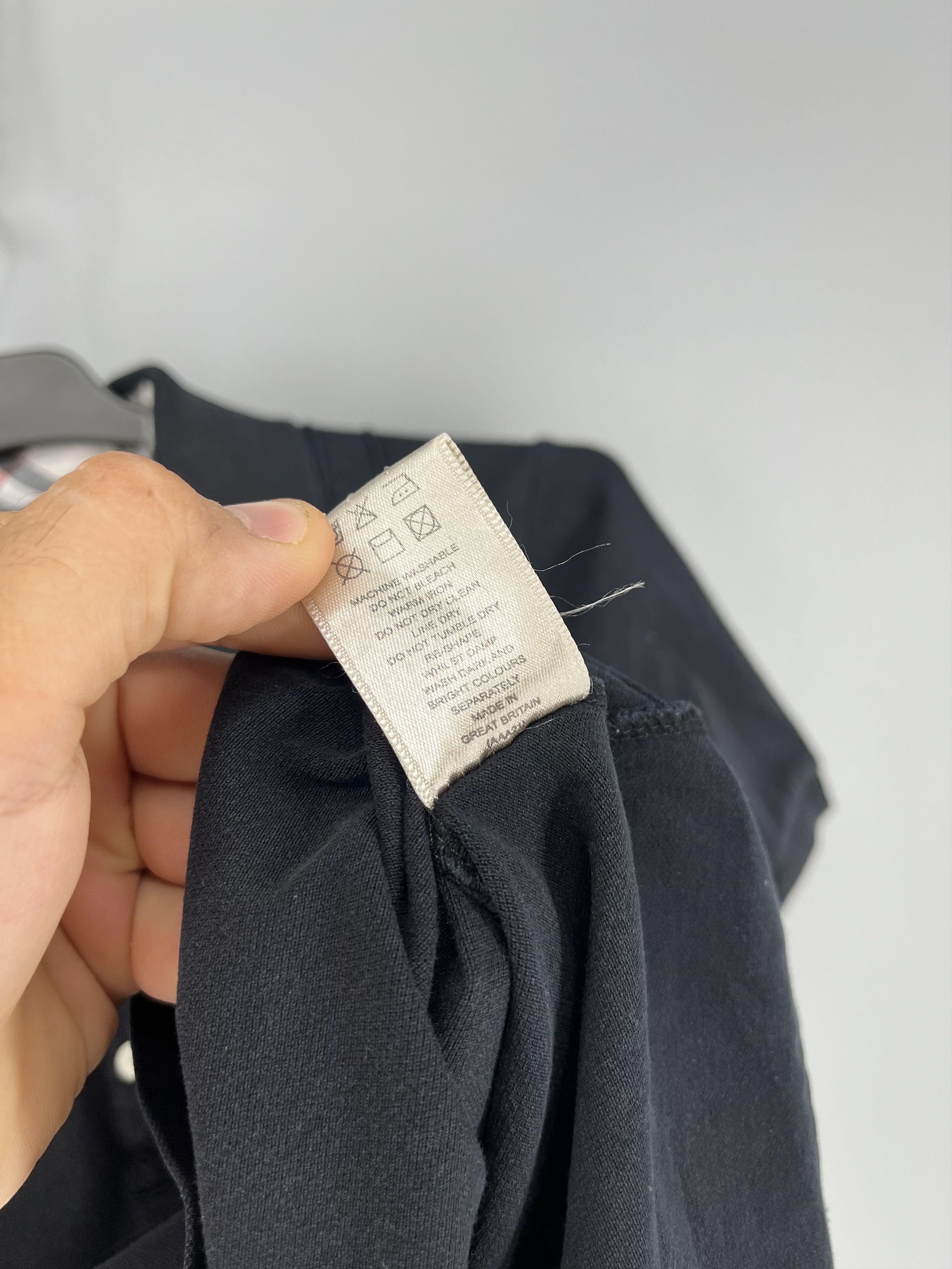 Burberry Vintage Y2K Burberry Luxury Polo V Neck T-shirt Streetwear Size XL / US 12-14 / IT 48-50 - 7 Thumbnail