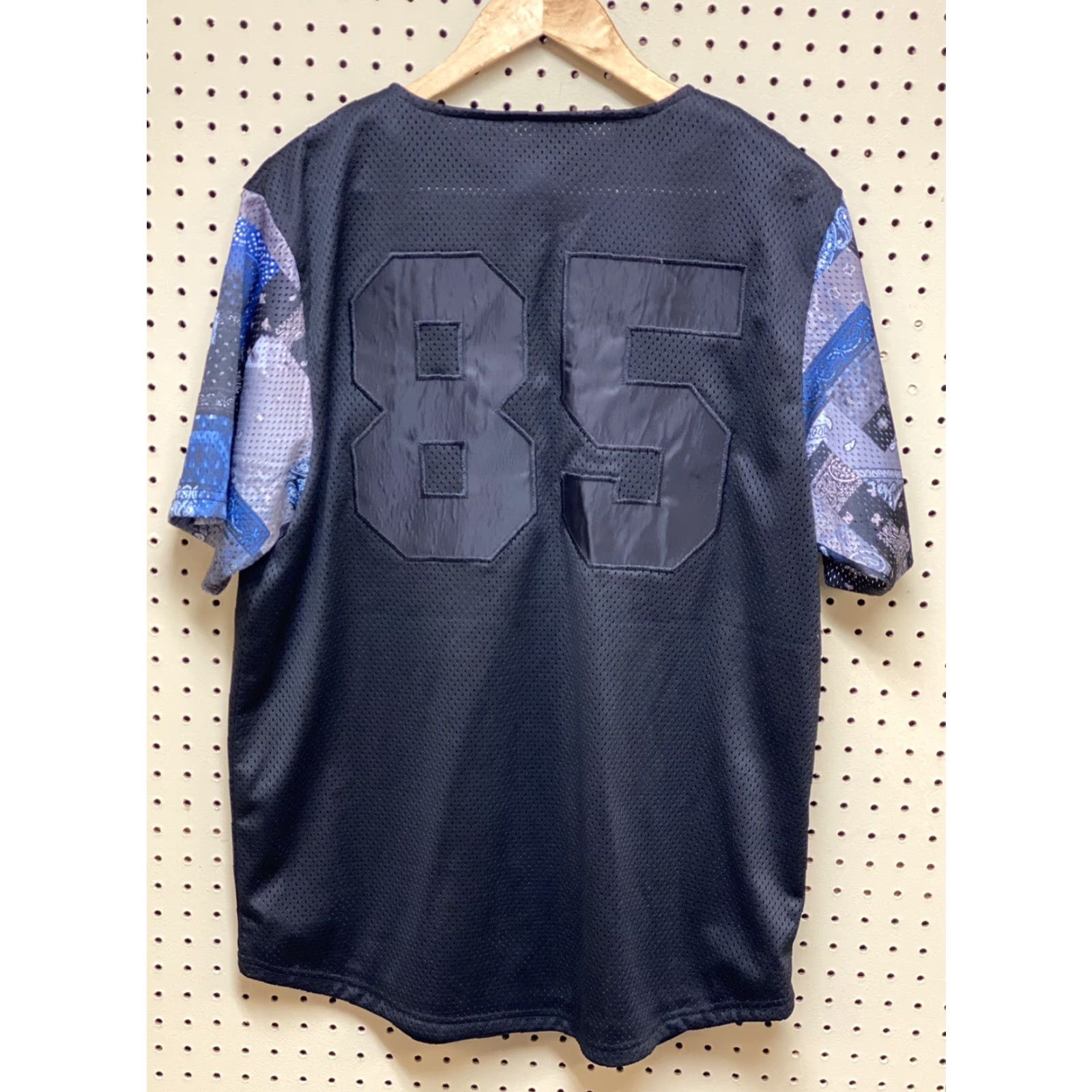 Crooks & Castles Crooks & Castles Baseball Jersey 85 Short Sleeve L Mens Large Black Paisley Jersey Baseball Shirt Size US L / EU 52-54 / 3 - 2 Thumbnail