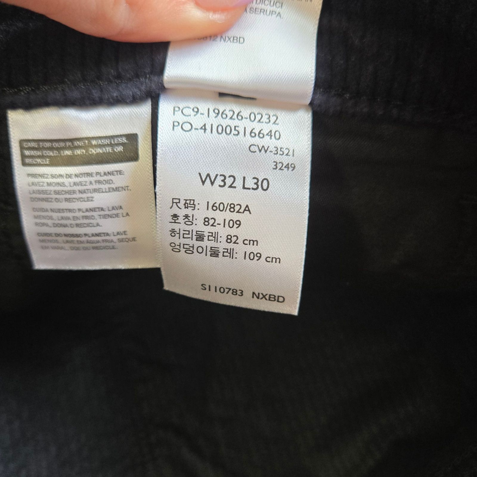 Levi's Levi’s 311 Black Shaping Skinny Corduroy Pants Size 32 Size 32" / US 10 / IT 46 - 10 Thumbnail