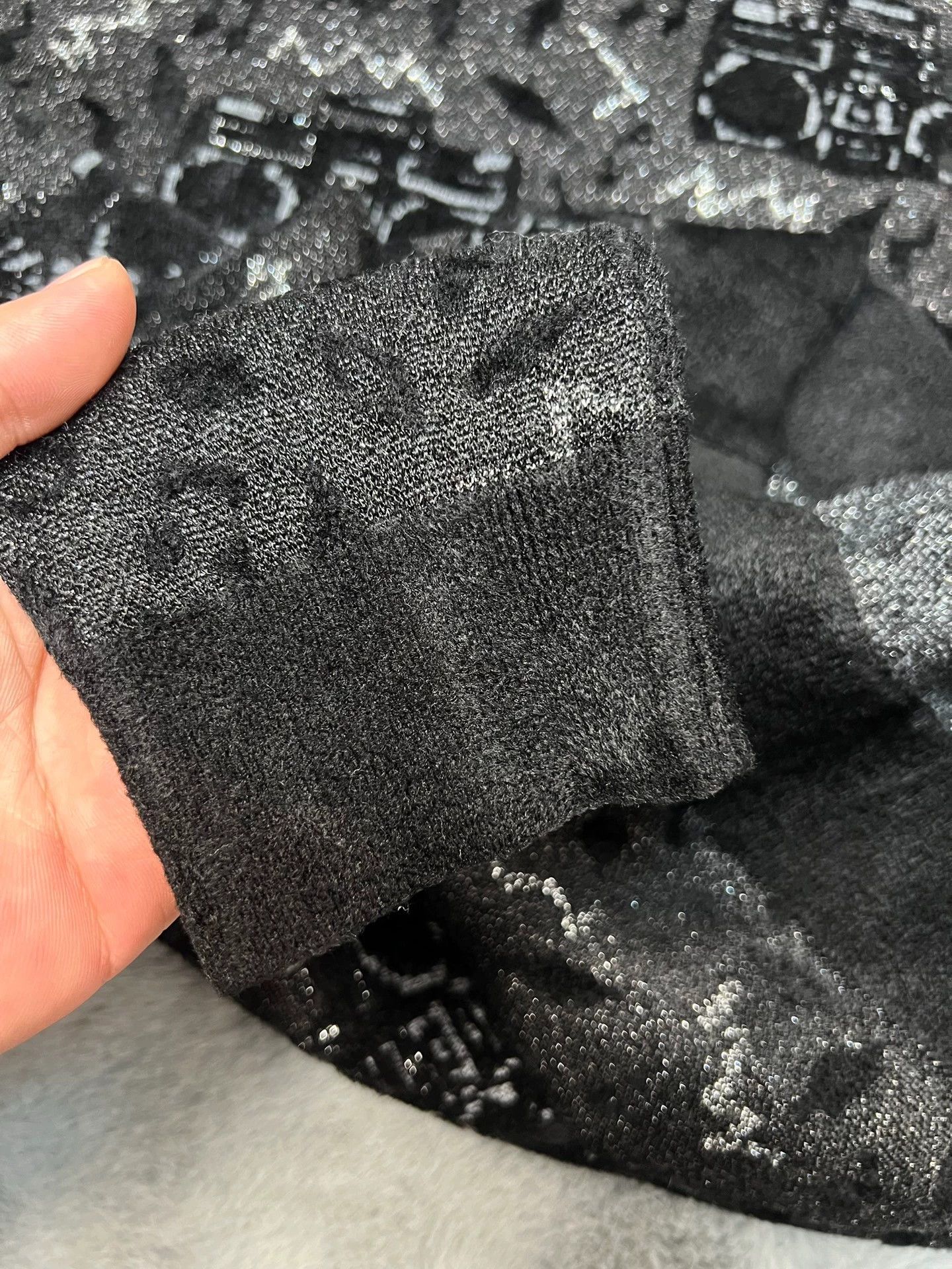 Saint Laurent Paris Authentic Saint Laurent SLP 2019 Flocked Sweater Size US XS / EU 42 / 0 - 4 Thumbnail