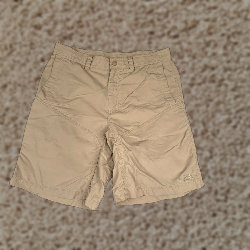 The North Face The North Face Shorts Men 34 Beige Nylon Cargo Pocket Drawstring Pockets Regular 34x10 Vintage: No Size US 34 / EU 50 - 1 Thumbnail