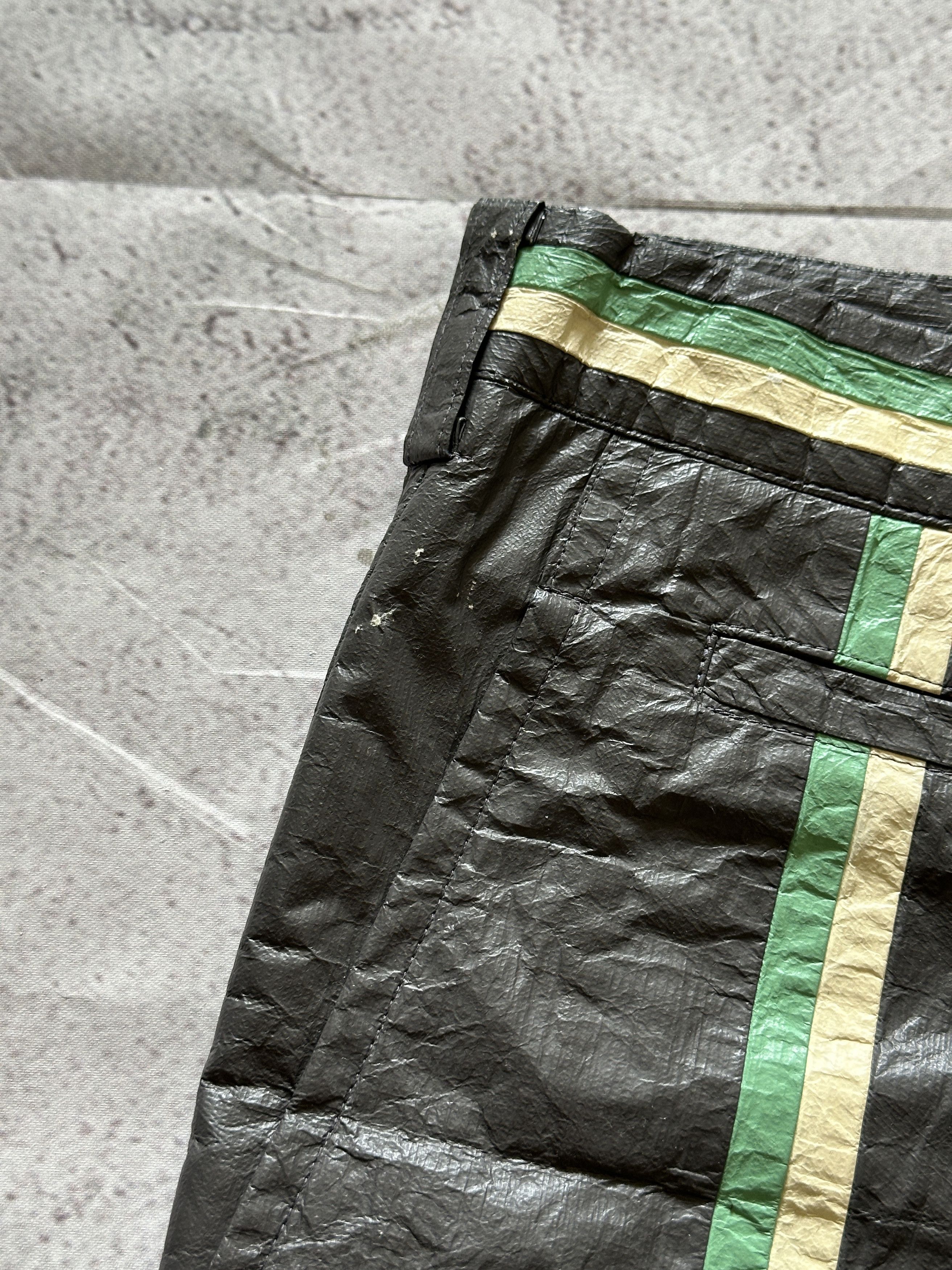 Issey Miyake Issey Miyake Men Polyethylene Stripe Shorts sz.4 Size US 32 / EU 48 - 8 Thumbnail