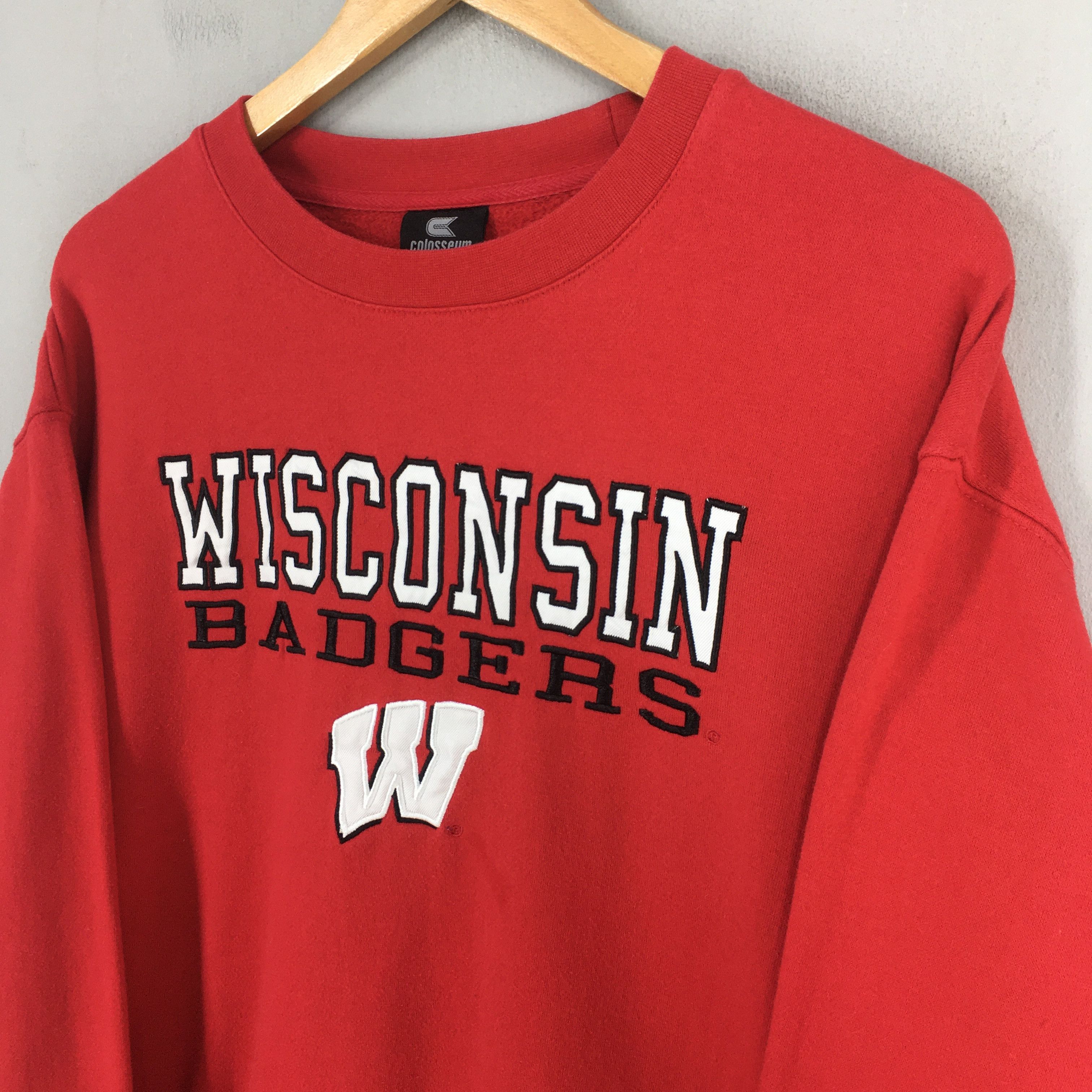 NCAA Vintage Wisconsin Badgers Ncaa Football Sweatshirt XLarge Size US XL / EU 56 / 4 - 3 Thumbnail