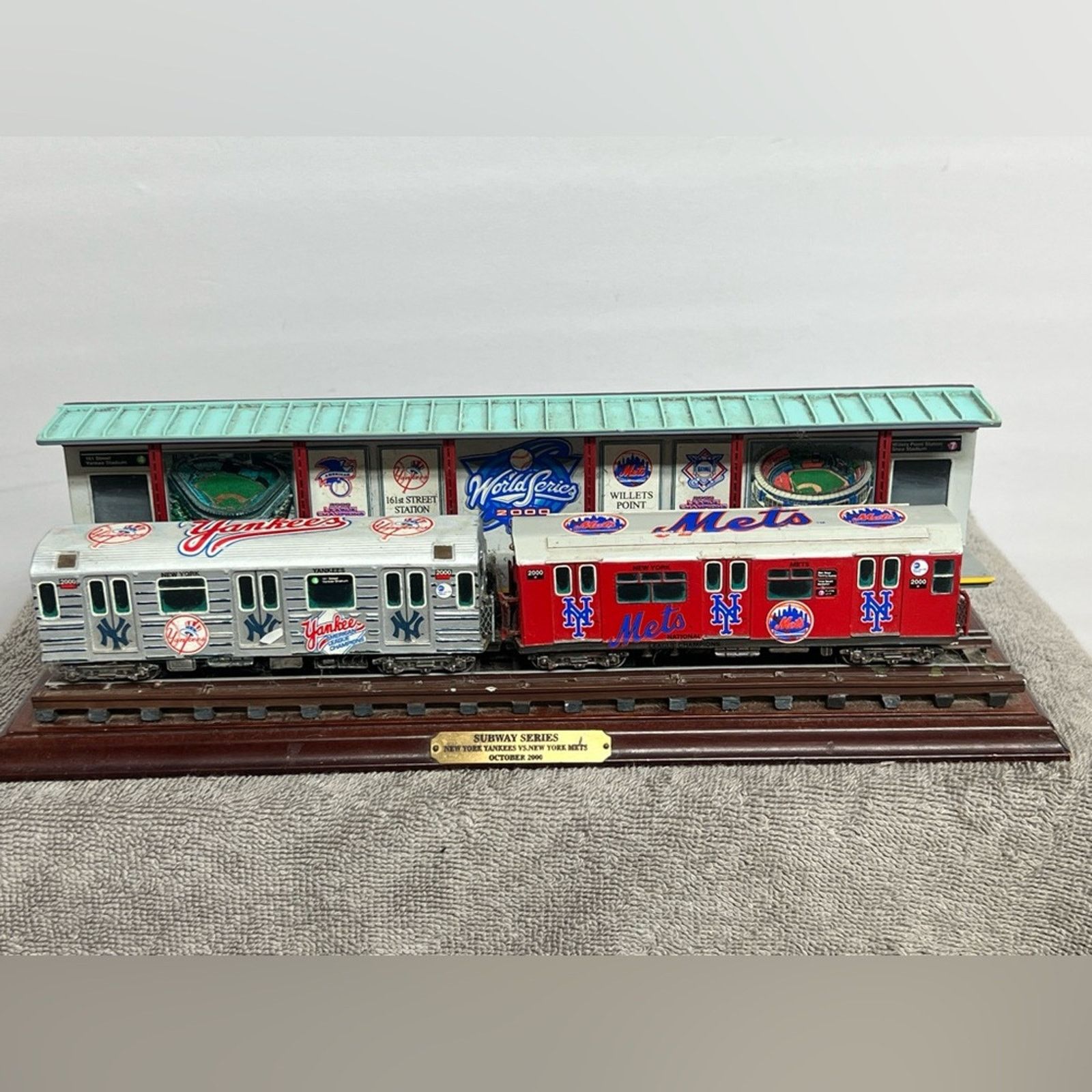 MLB Subway Series World Series Mets & Yankees Danbury Vintage Size ONE SIZE - 1 Thumbnail