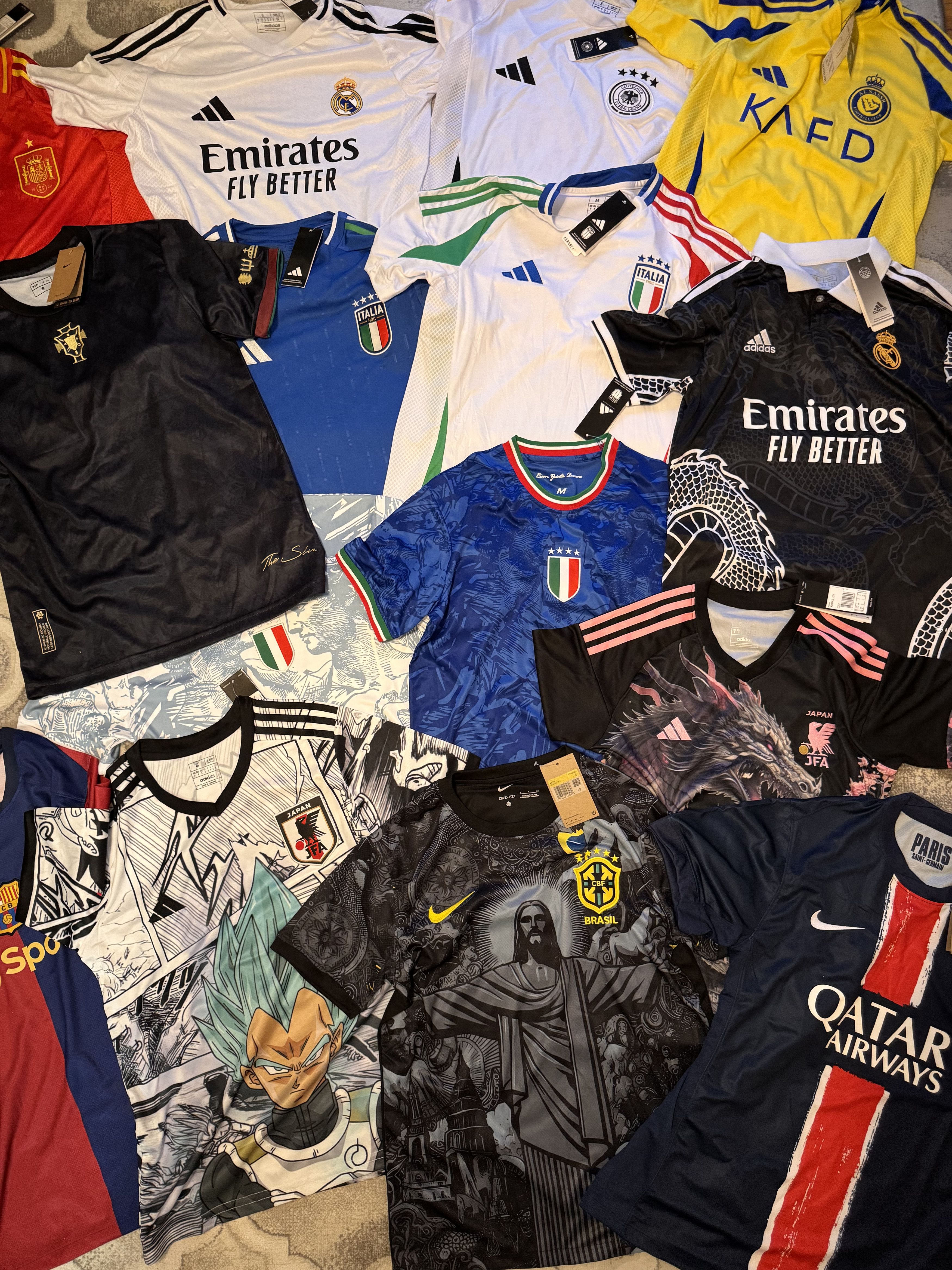 25+ Soccer/Football Jerseys