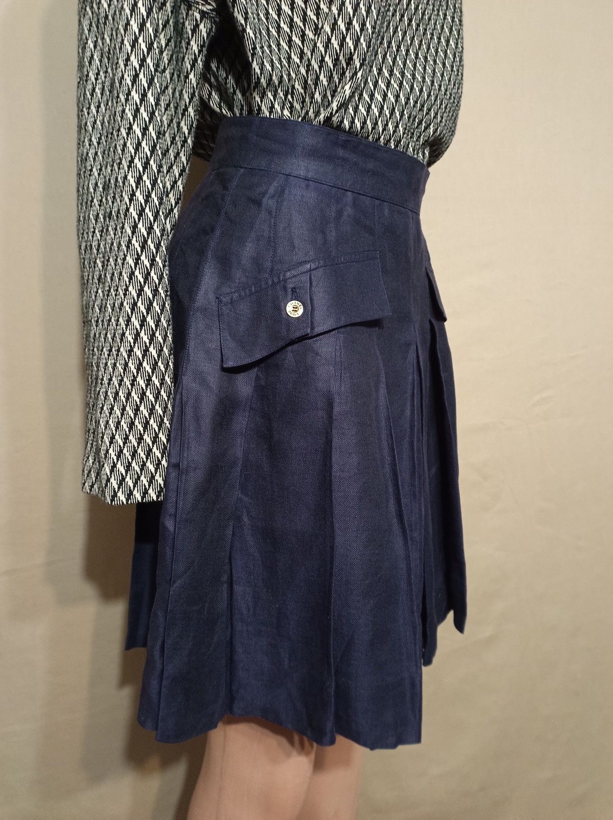 Chanel × Vintage CHANEL Vintage Navy Blue Pleated Skirt Size 26" / US 2 / IT 38 - 5 Thumbnail