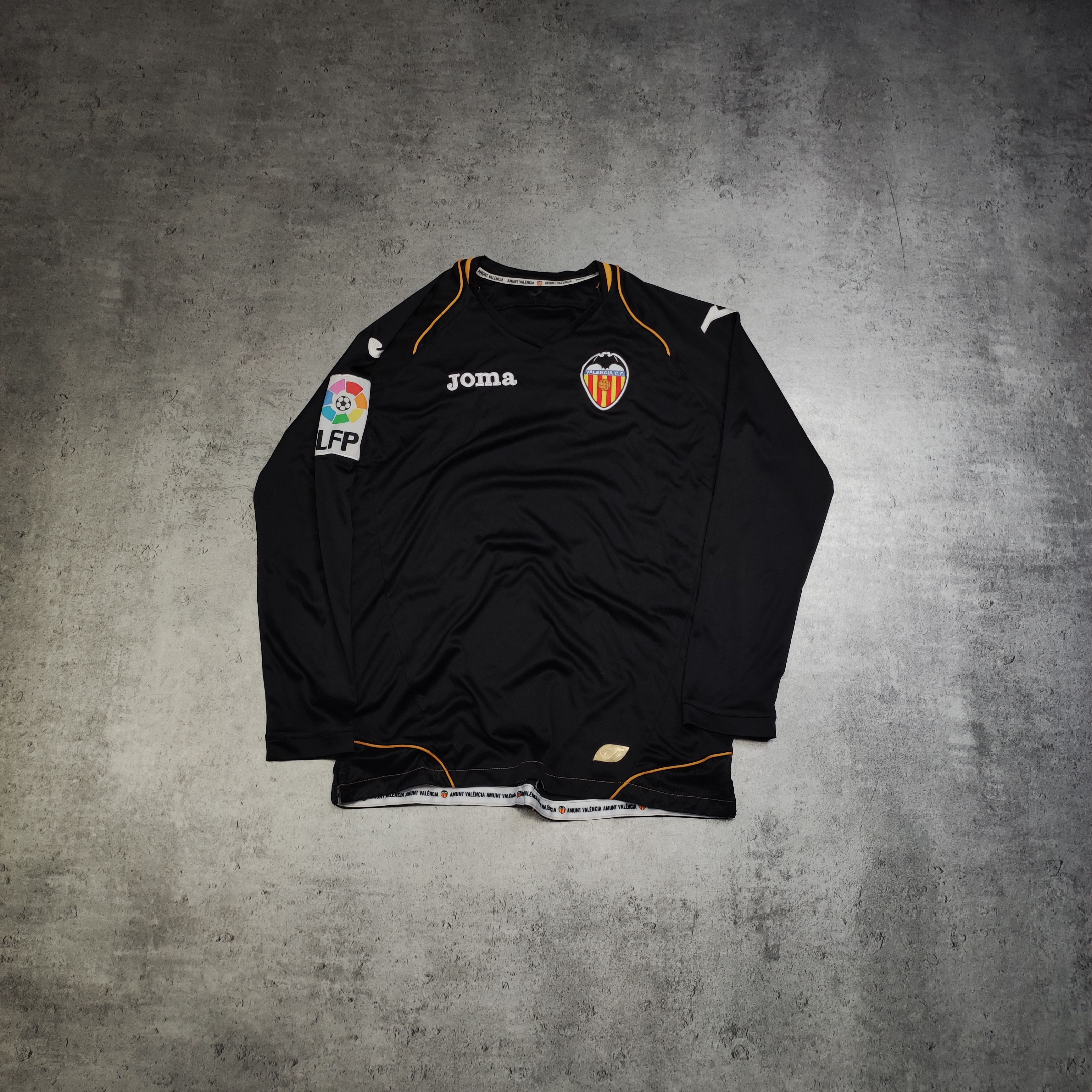 Vintage Vintage RARE 2011 Football Valencia Away Longsleeve Jersey Size US S / EU 44-46 / 1 - 1 Thumbnail