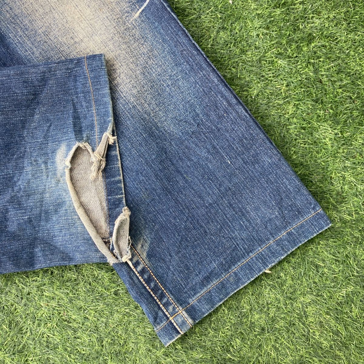 Hysteric Glamour × If Six Was Nine MANIPULATOR FLARED DISTRESSED JEANS Size US 32 / EU 48 - 6 Thumbnail