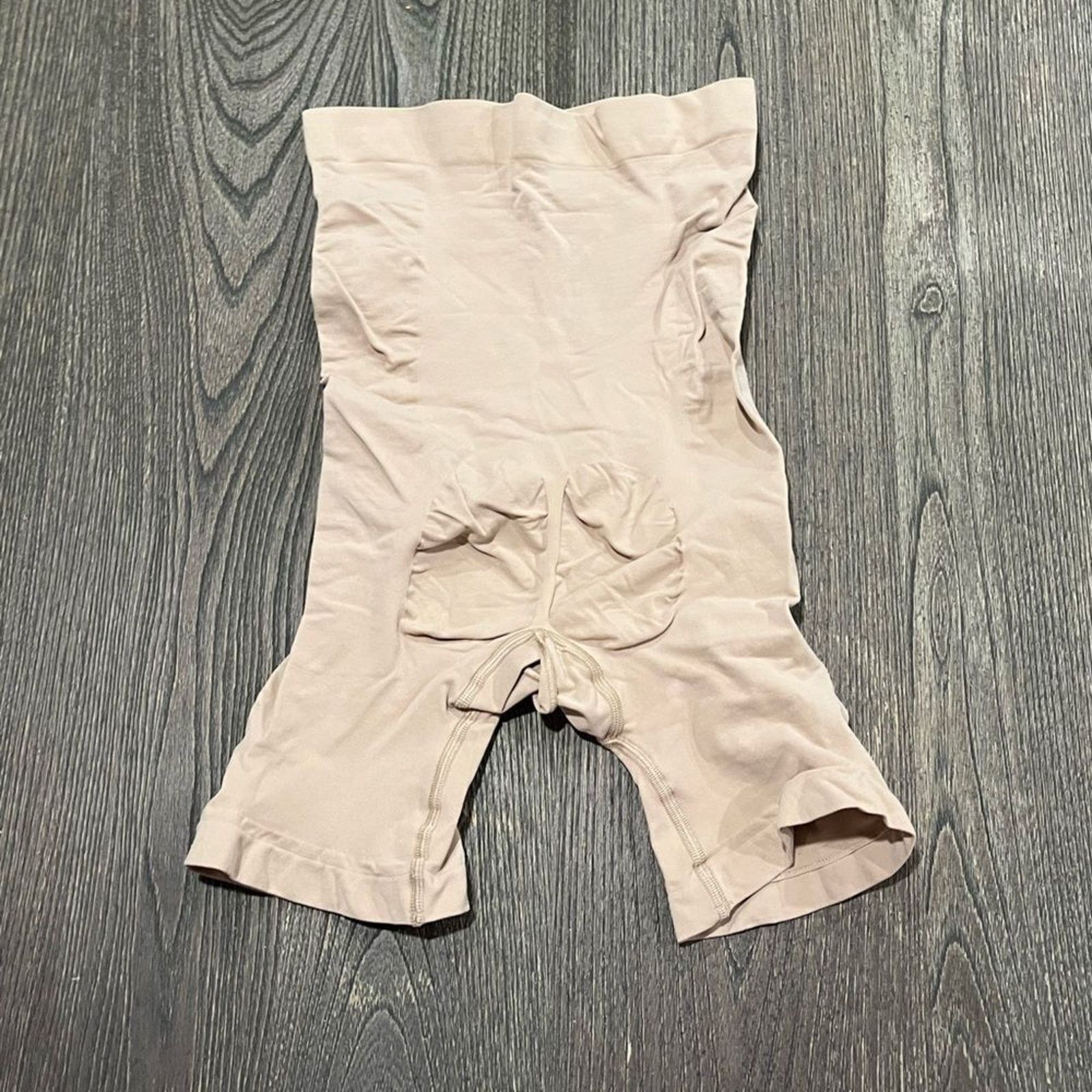SKIMS NWOT Skims Shapewear Seamless Sculpt High Waisted Above XL Size ONE SIZE - 4 Thumbnail