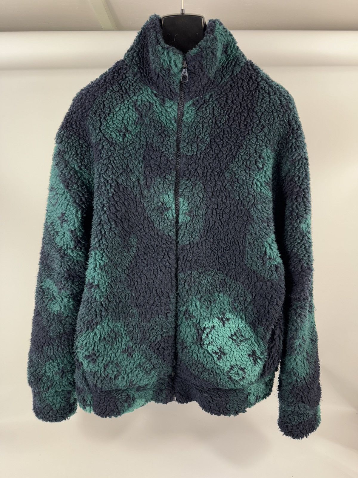 Louis Vuitton x VIRGIL ABLOH GREEN LOGO PRINT CAMOUFLAGE FLEECE ZIP JACKET Size US M / EU 48-50 / 2 - 1 Thumbnail