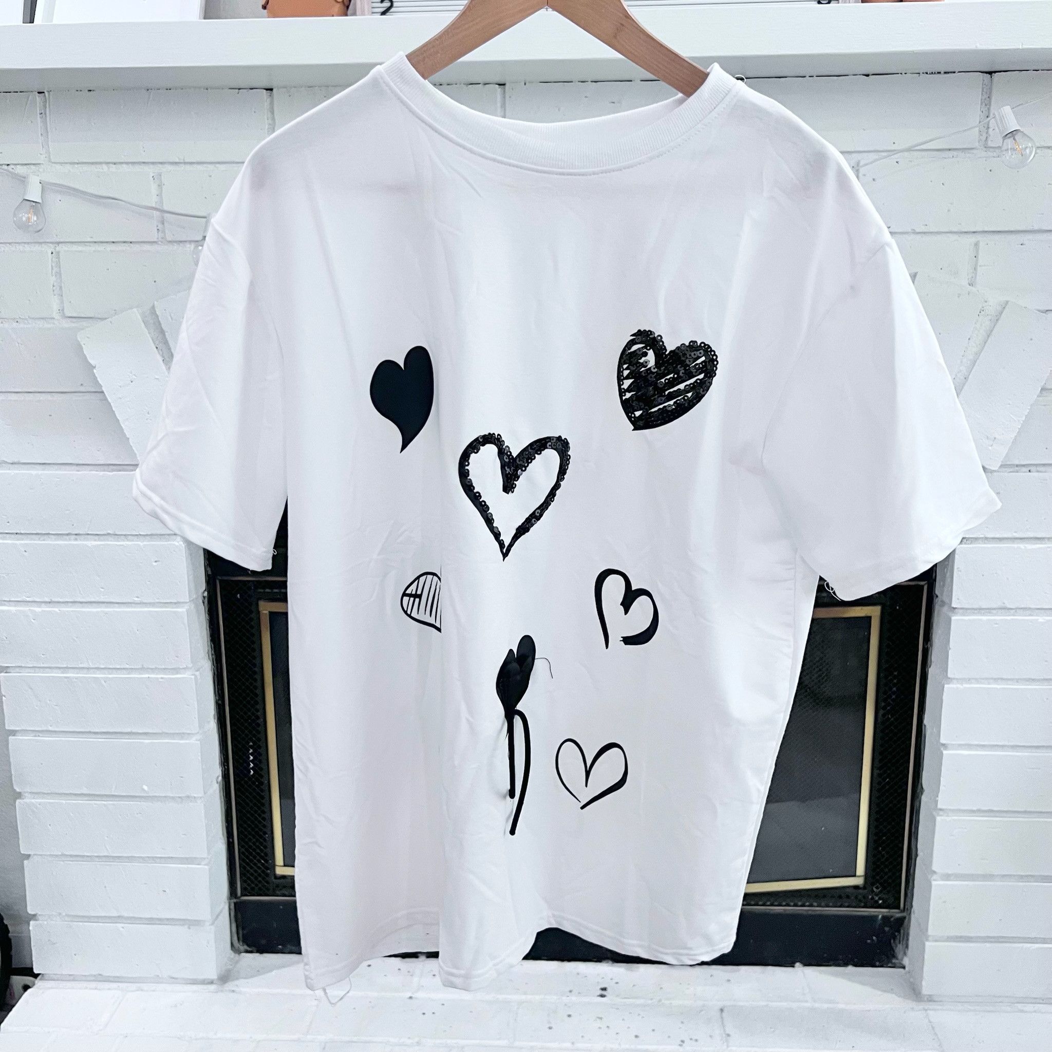 Other Women's Oversized One Size Hearts Logo Appliqué White Tshirt Size ONE SIZE - 1 Thumbnail
