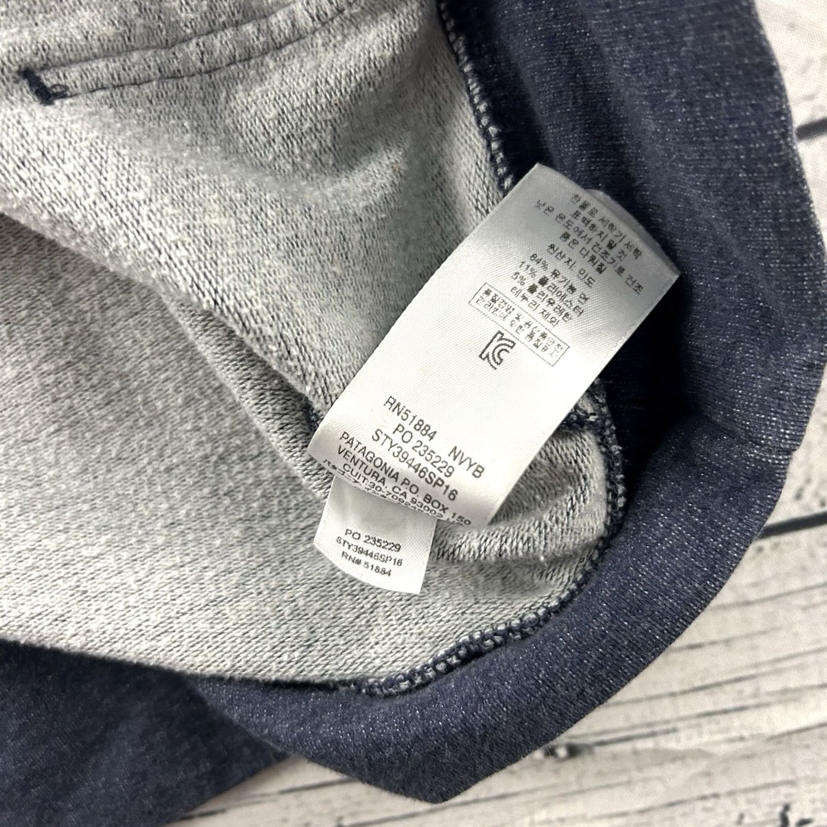 Patagonia Patagonia Flying Fish Pullover Hoodie Sweatshirt Women's M Blue Hoodie Pullover Fish 90s Style Mens Womens Boys Girls Size M / US 6-8 / IT 42-44 - 5 Thumbnail