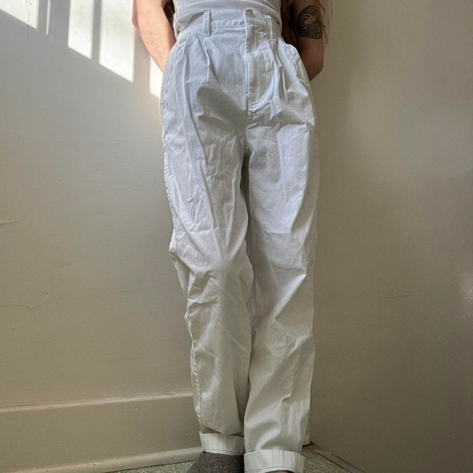 Gap GAP Pleated Tapered Off White Trouser Pants 00 Masculine Size 24" / US 00 / IT 34 - 1 Thumbnail