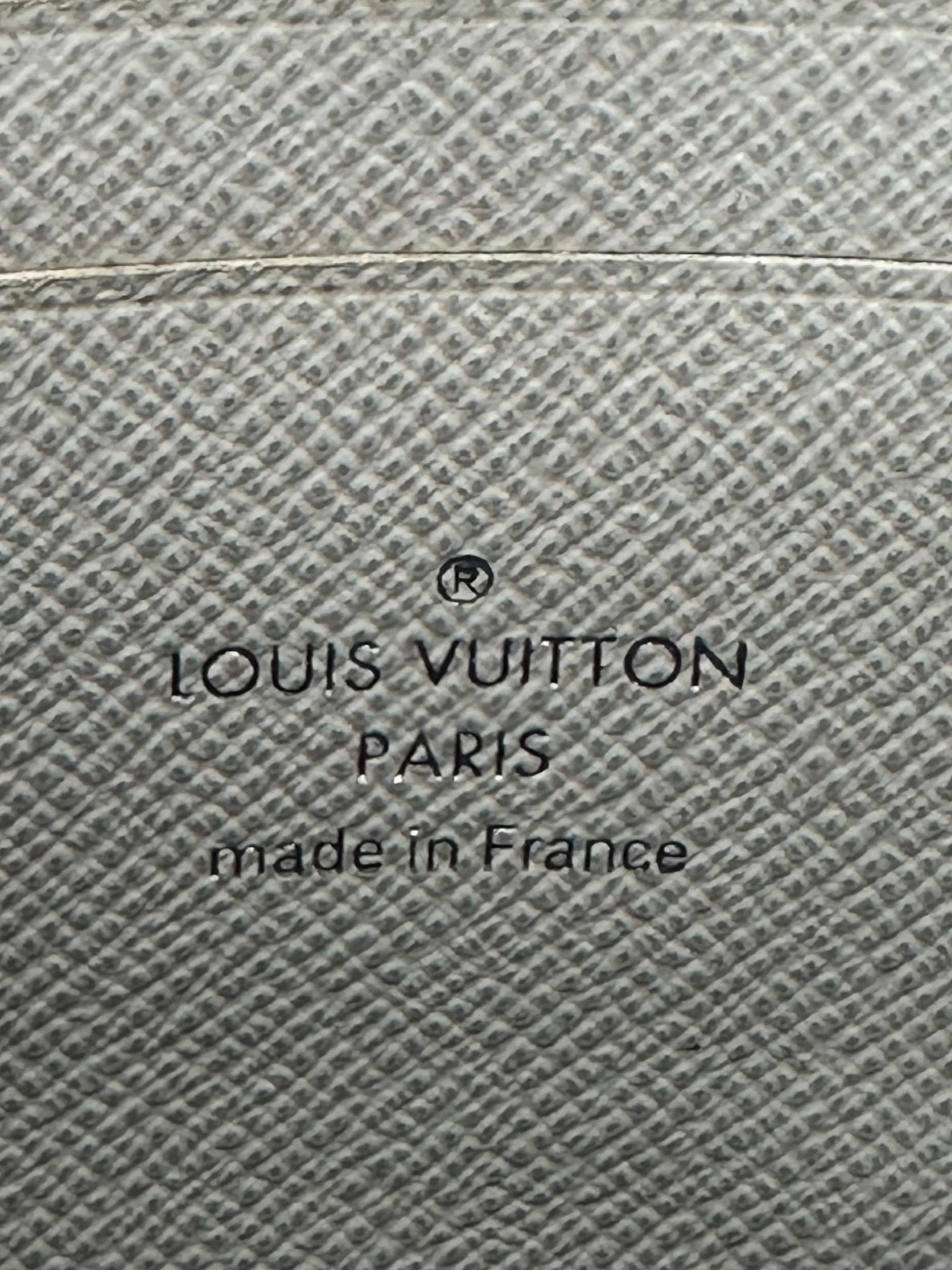 Louis Vuitton Louis Vuitton White Taigarama Monogram Discovery Pochette PM Size ONE SIZE - 4 Thumbnail