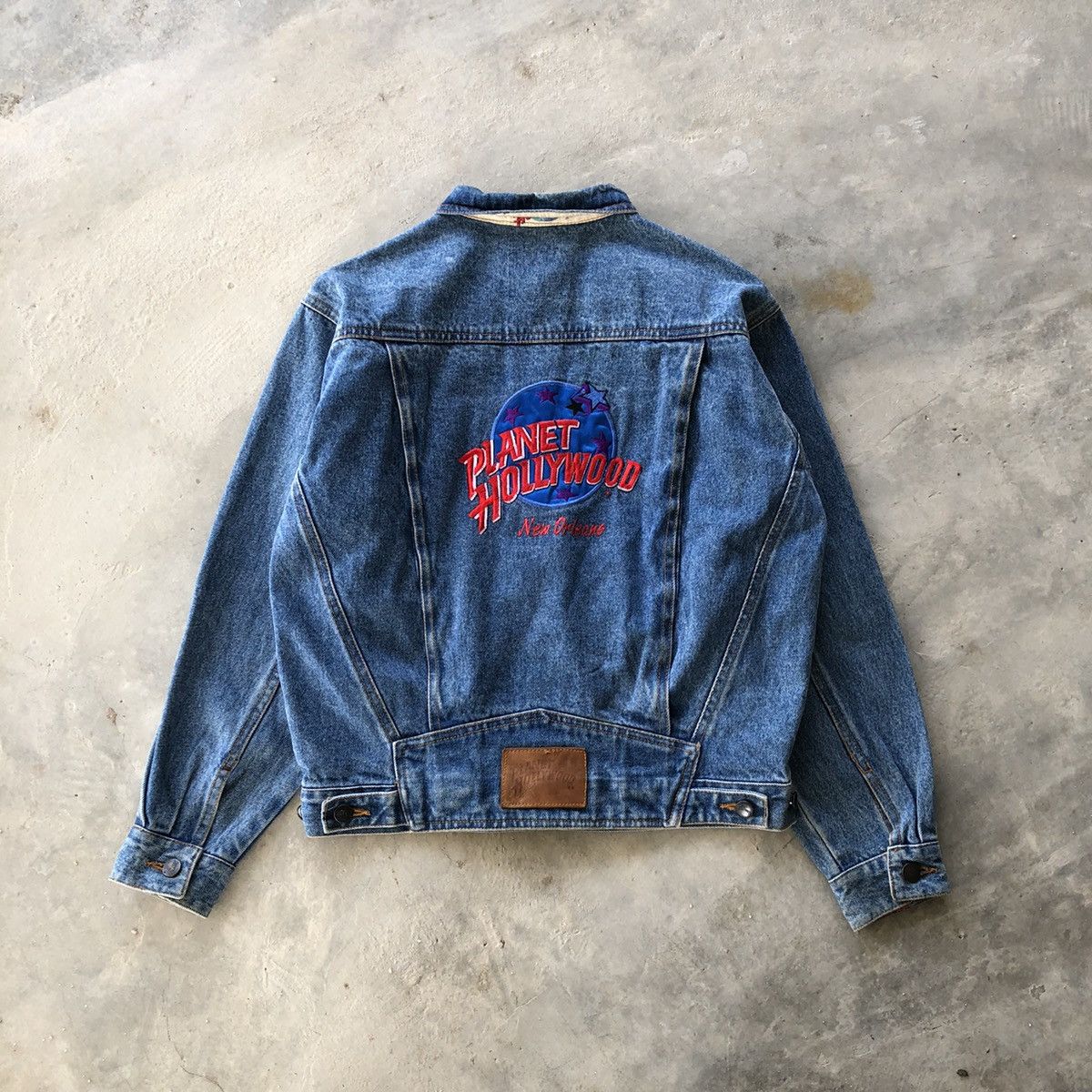 Planet Hollywood × Vintage PLANET HOLLYWOOD 1991 Embroidery Logo Trucker Denim Jacket Size US M / EU 48-50 / 2 - 2 Thumbnail