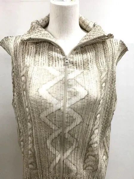 Issey Miyake Issey Miyake Beige twisted pleated vest Size L / US 10 / IT 46 - 5 Thumbnail